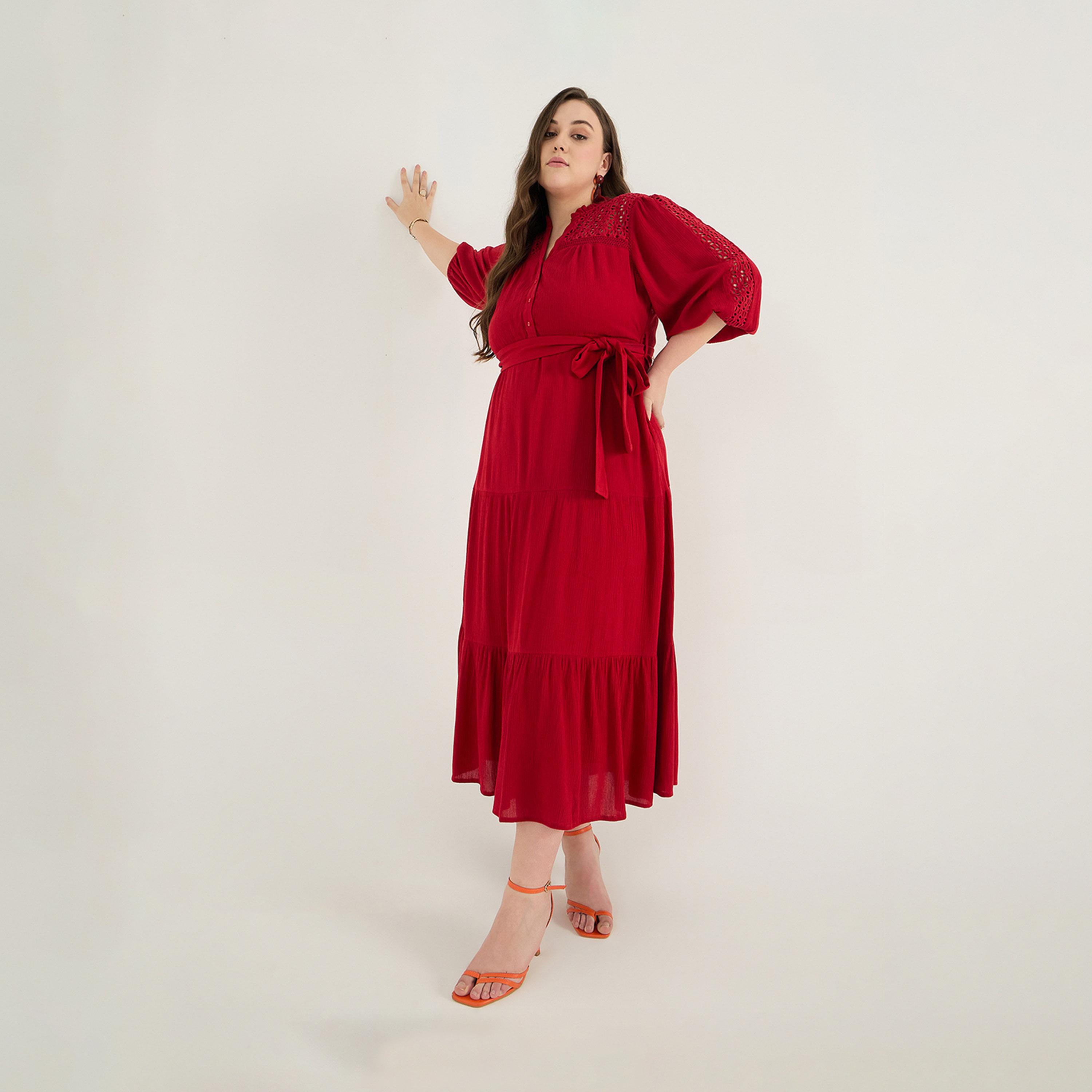 فيميلا × ستايلي - فستان ماكسي متعدد الطبقات بأكمام منفوخة ورقبة على شكل V من قماش شيفلي-women-clothing-dresses-image-6