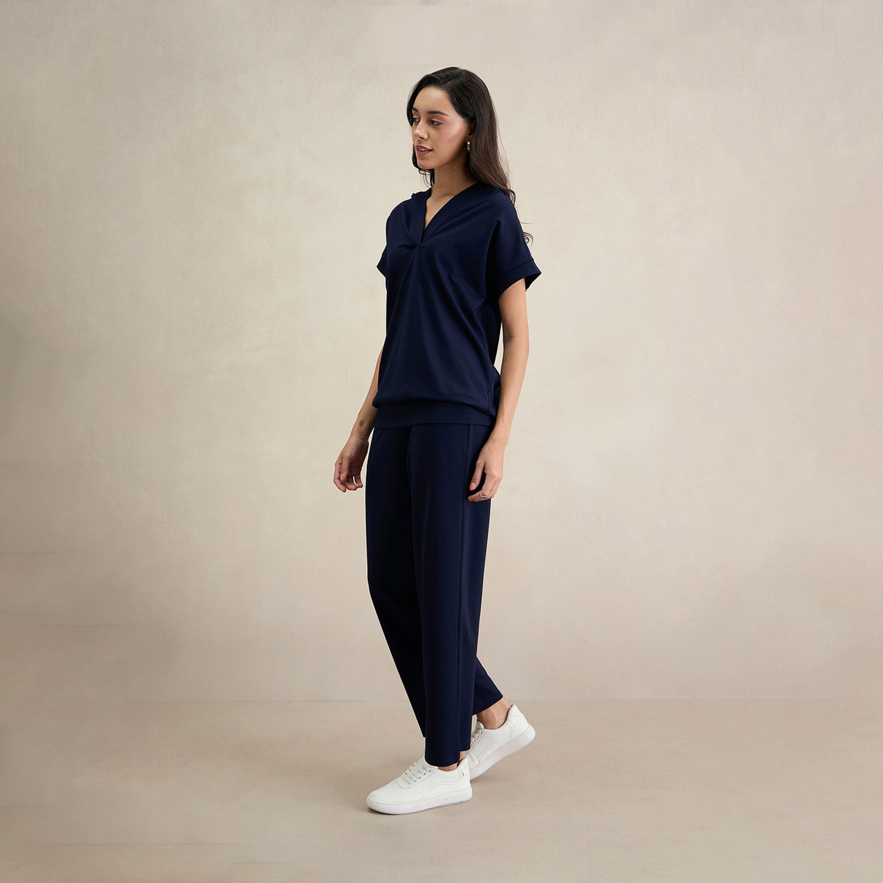 فيميلا × ستايلي - طقم منسق من هودي كحلي مع بنطلون مستقيم-women-clothing-coordsets-image-4