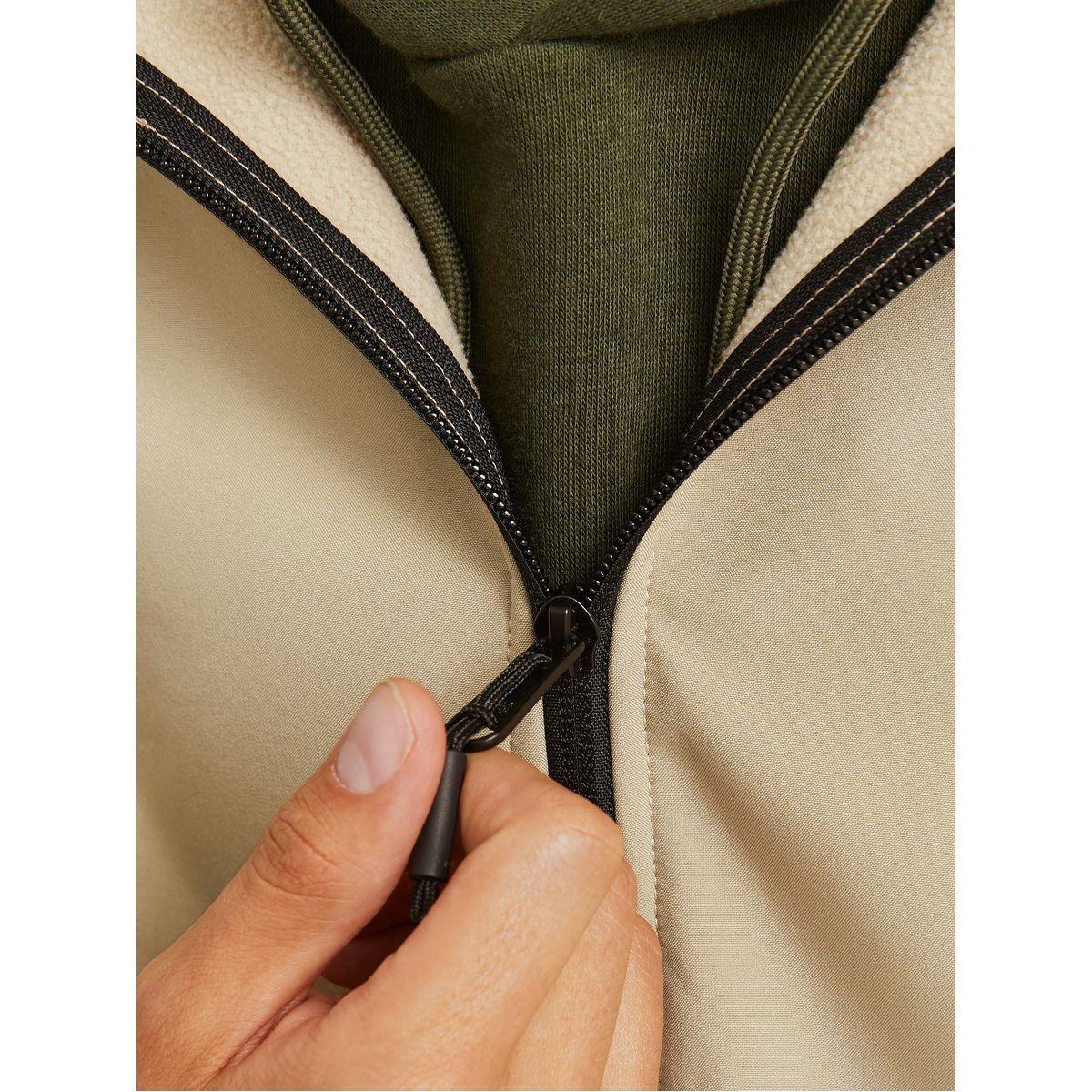 جاكيت بياقة هودي وسحَّاب غلق-men-clothing-jacketsandblazers-jackets-image-5