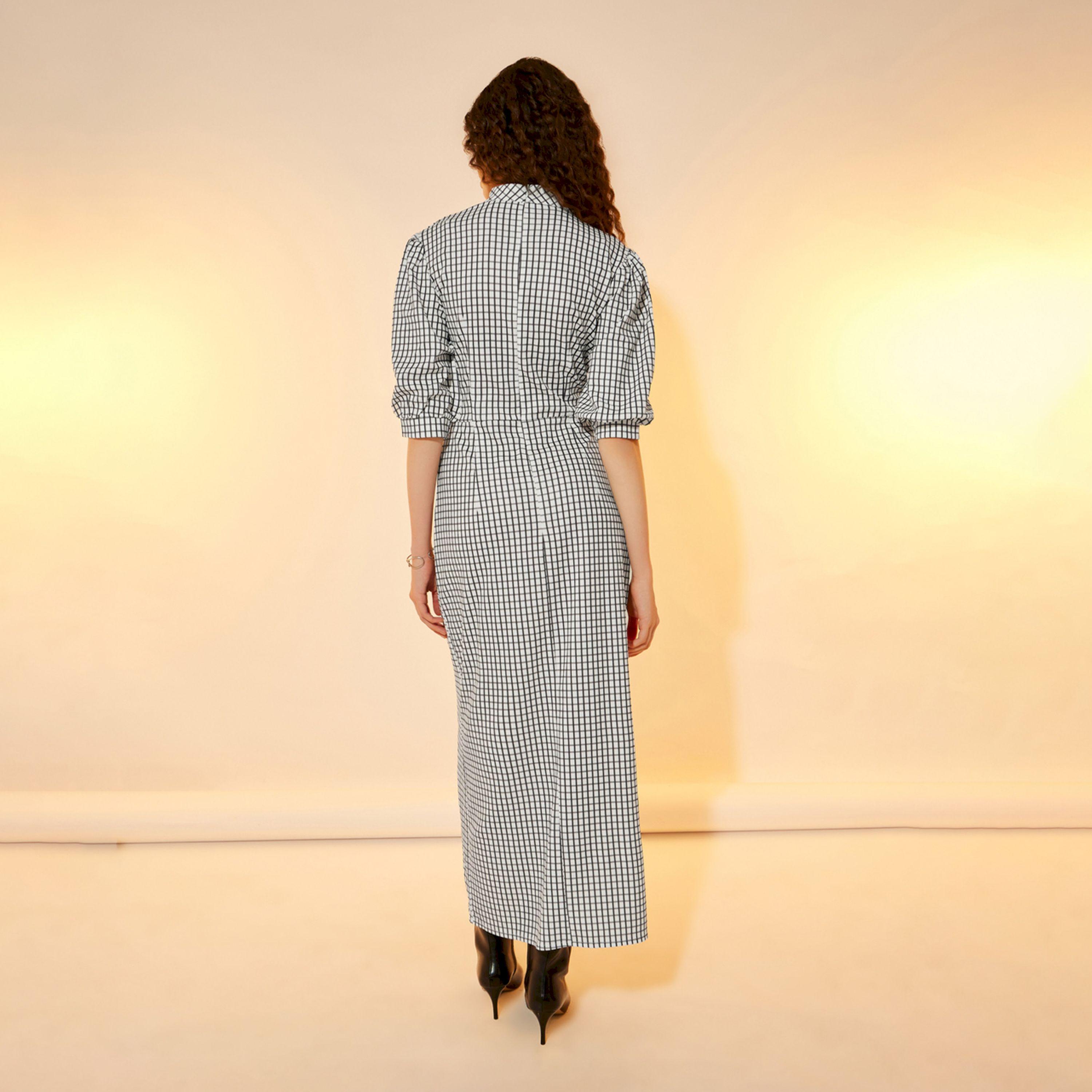 فستان طويل بياقة عالية وطبعة مربعات-women-clothing-dresses-image-1
