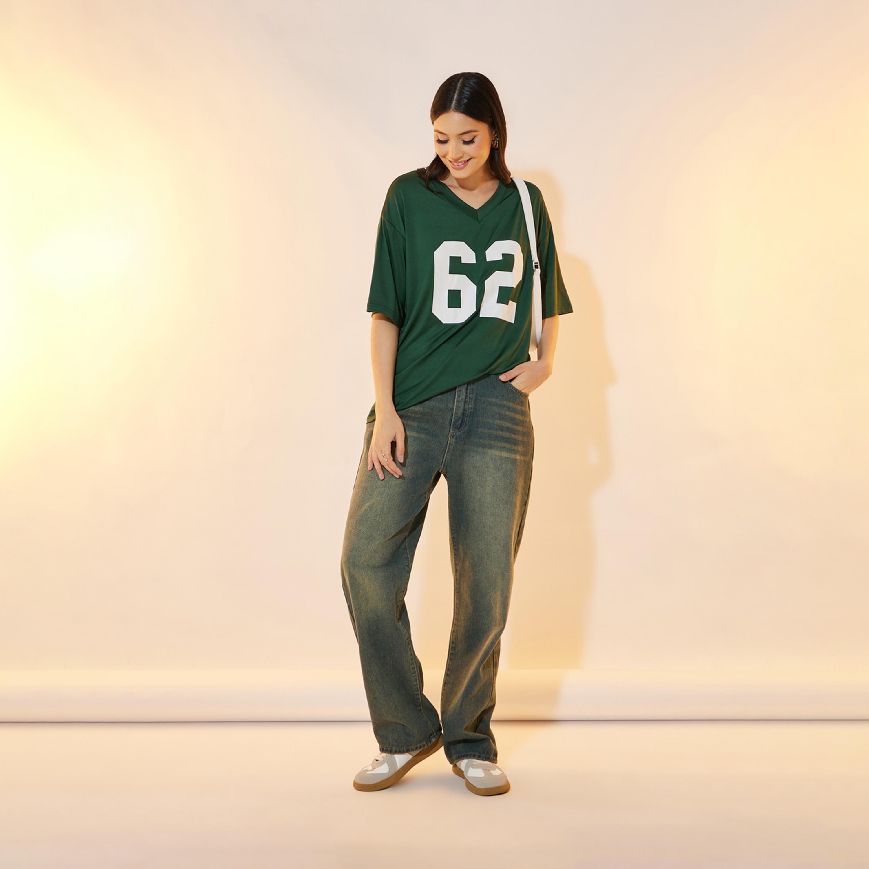 تيشيرت بطبعة جرافيك وأكمام قصيرة-women-clothing-tshirts-image-2
