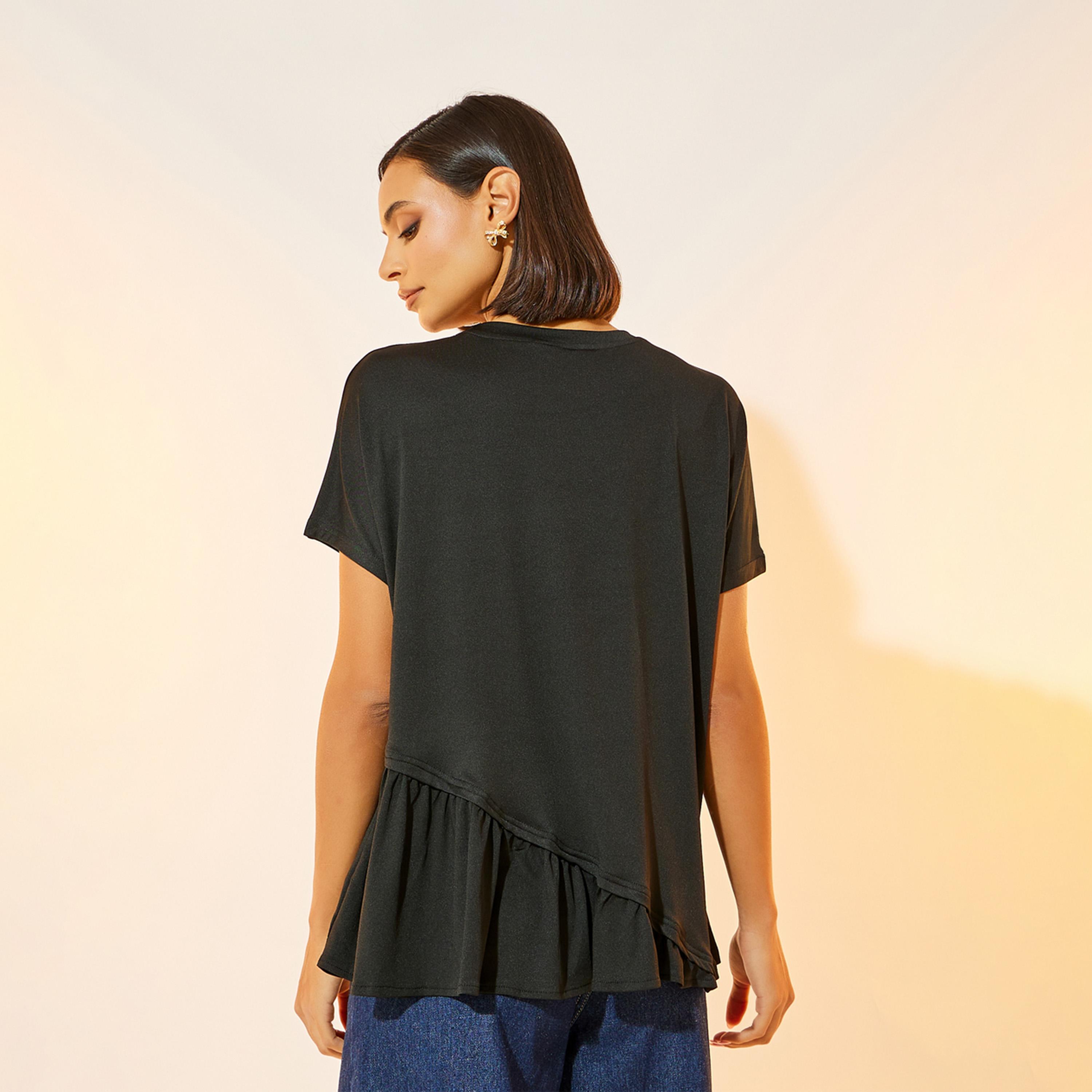 بلوزة سادة بياقة دائرية وتفاصيل كشكش-women-clothing-tshirts-image-5