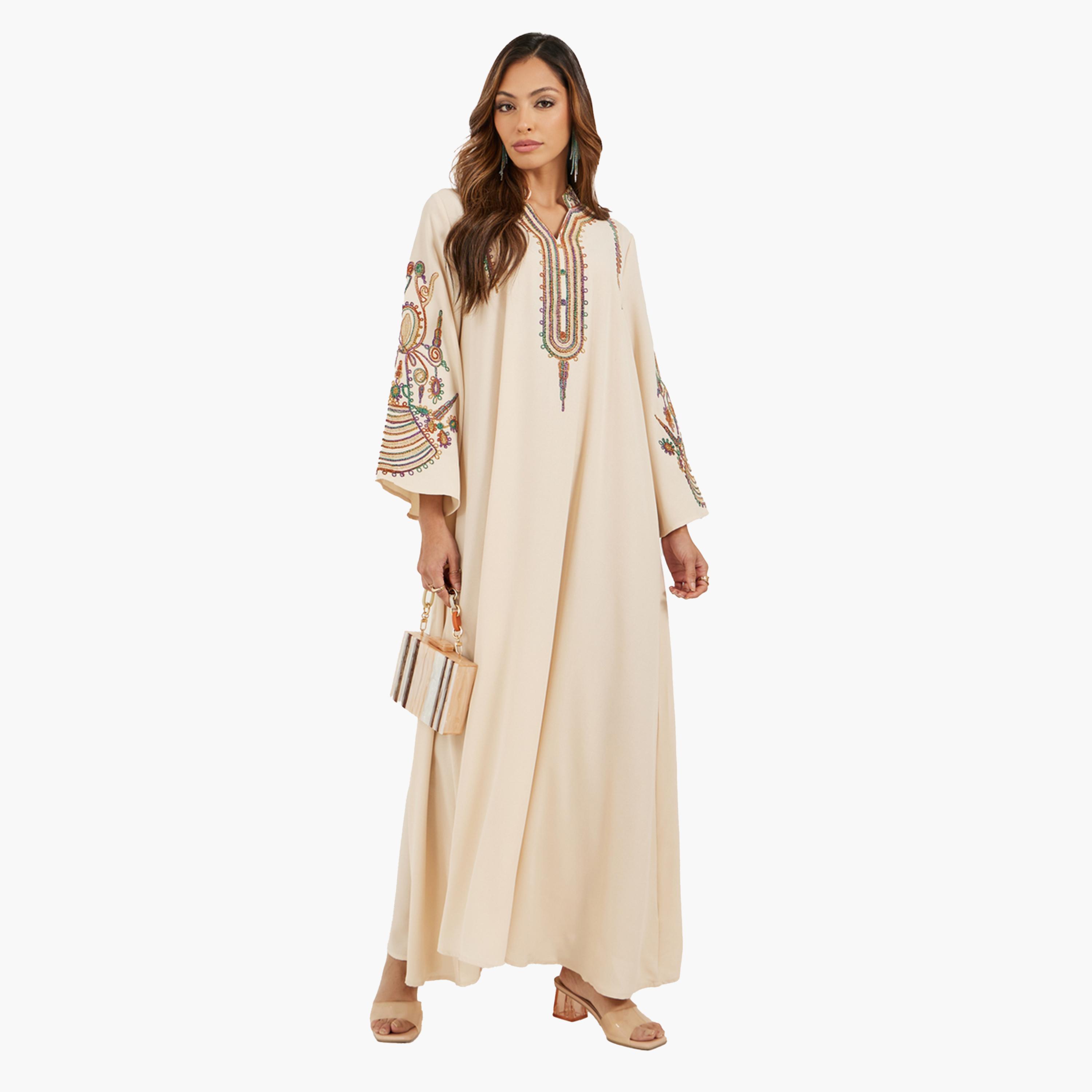 ستايلي-  جلابية كريمية مطرزة ياقة واقفة-women-arabicclothing-jalabiyas-image-1