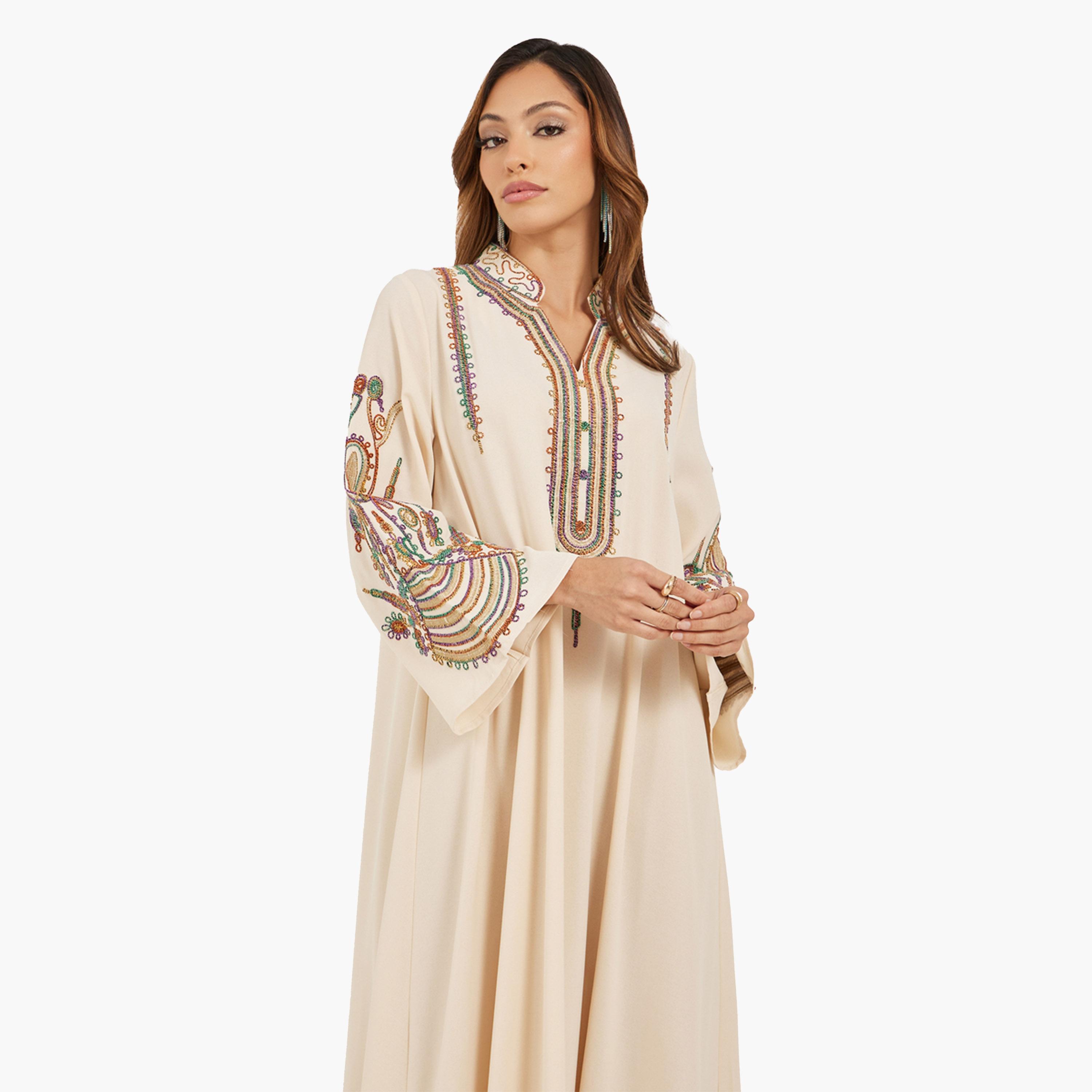 ستايلي-  جلابية كريمية مطرزة ياقة واقفة-women-arabicclothing-jalabiyas-image-3