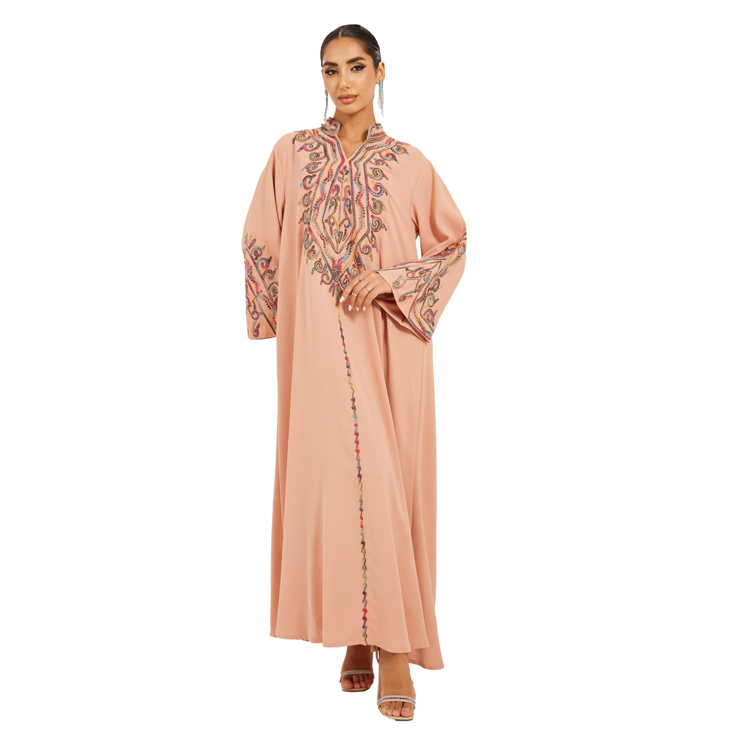 ستايلي - جلابية مطرزة بياقة واقفة وقصّة A-women-arabicclothing-jalabiyas-image-2