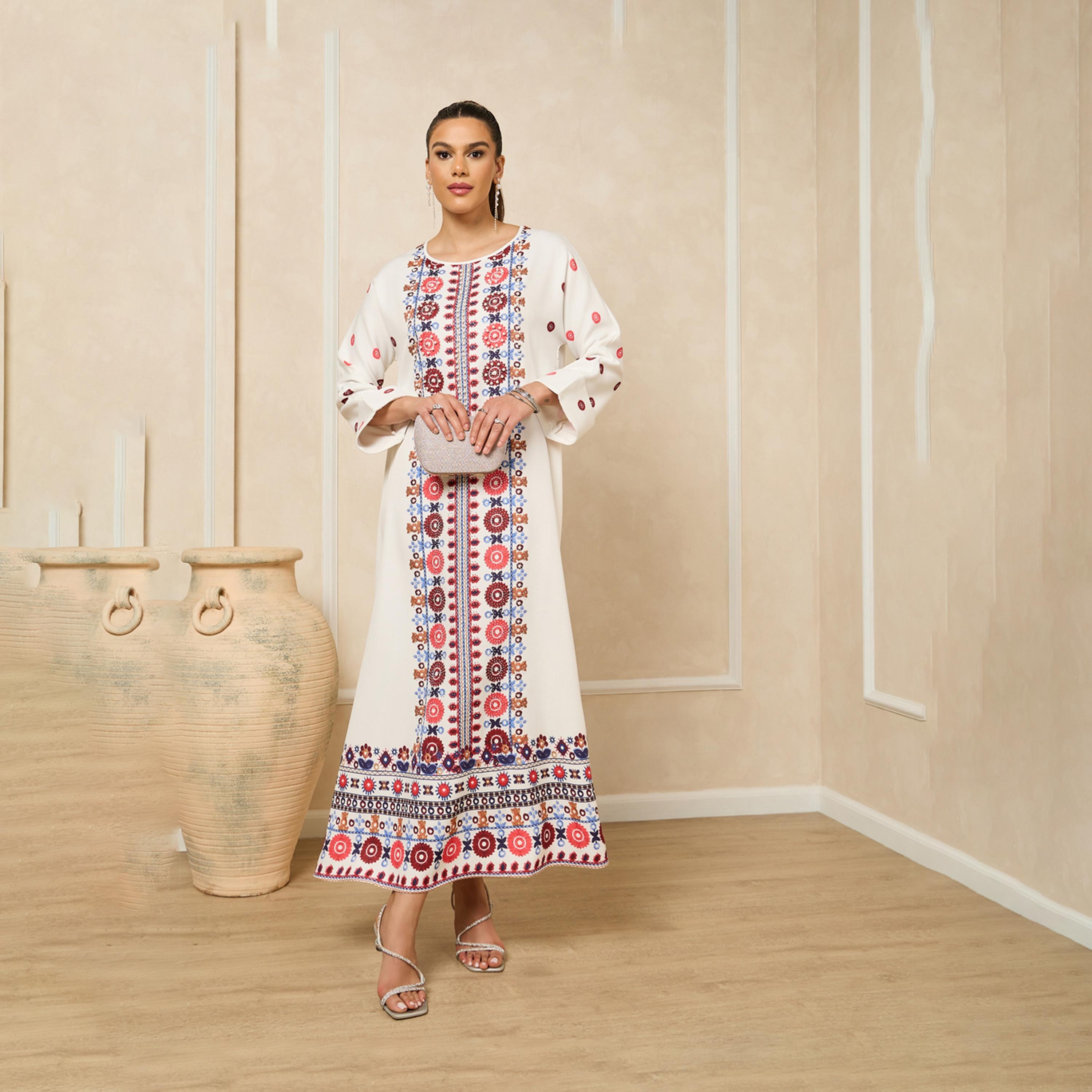 ستايلي - جلابية ذات الرقبة المستديرة ذات التصميم A مع أجزاء مطرزة ومزينة باللؤلؤ-women-arabicclothing-jalabiyas-image-1