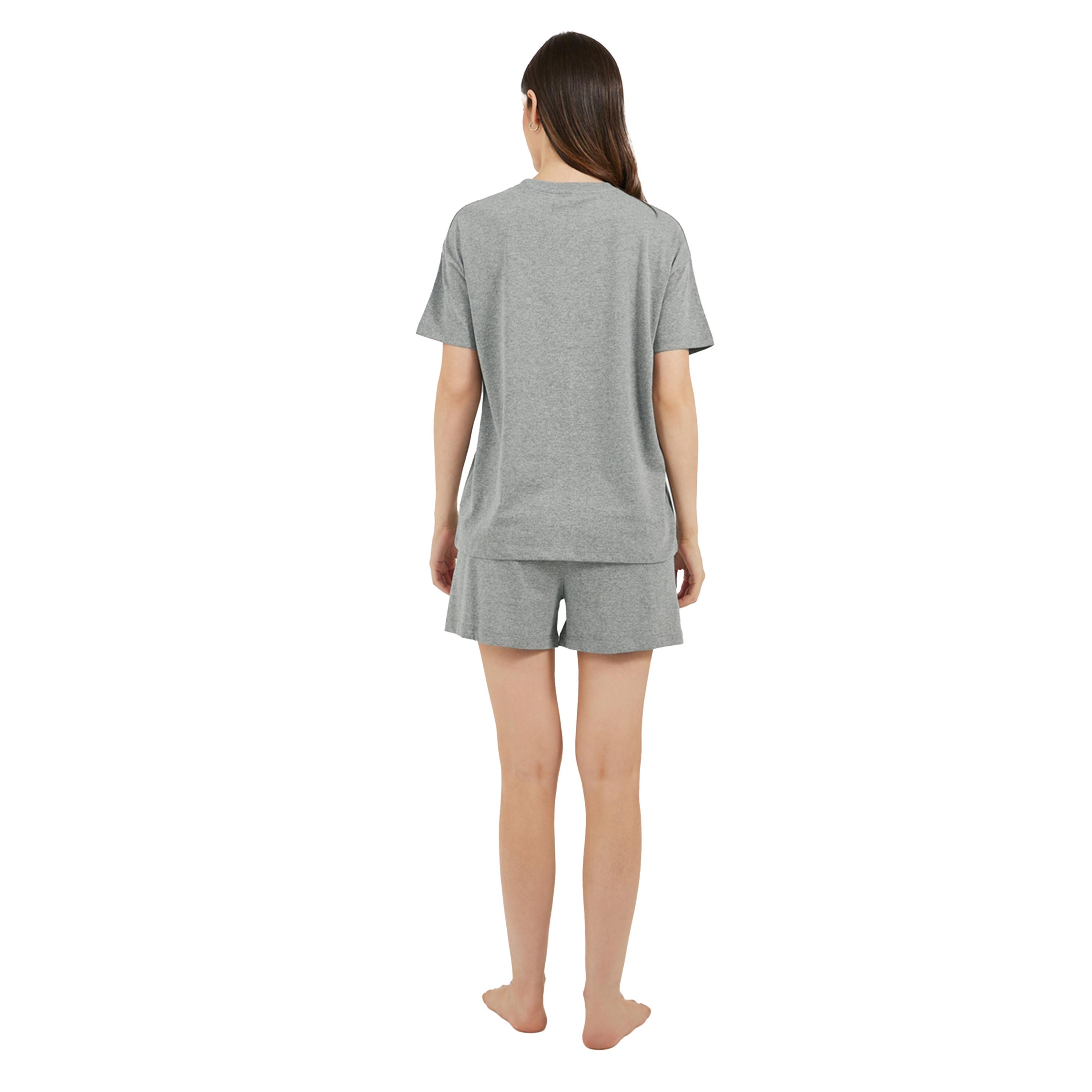 ستايلي - طقم تي شيرت بجيب وكتف منسدل وأزرار مع شورت بيجاما-women-clothing-nightwear-pyjamas-shortsets-image-5