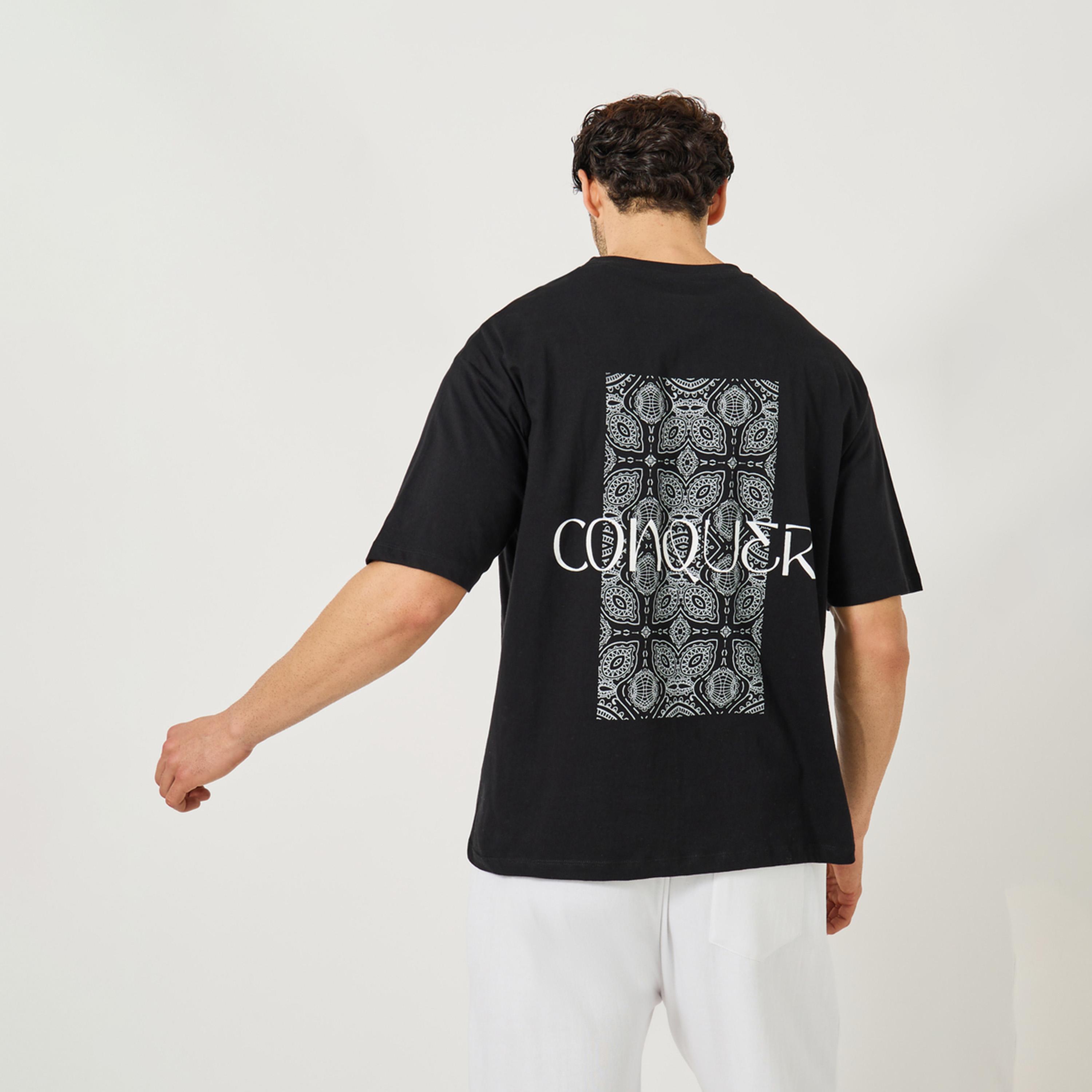 ستايلي - تي شيرت قطني كبير الحجم بطباعة قبلية-men-clothing-tshirtsandpolos-tshirts-image-1