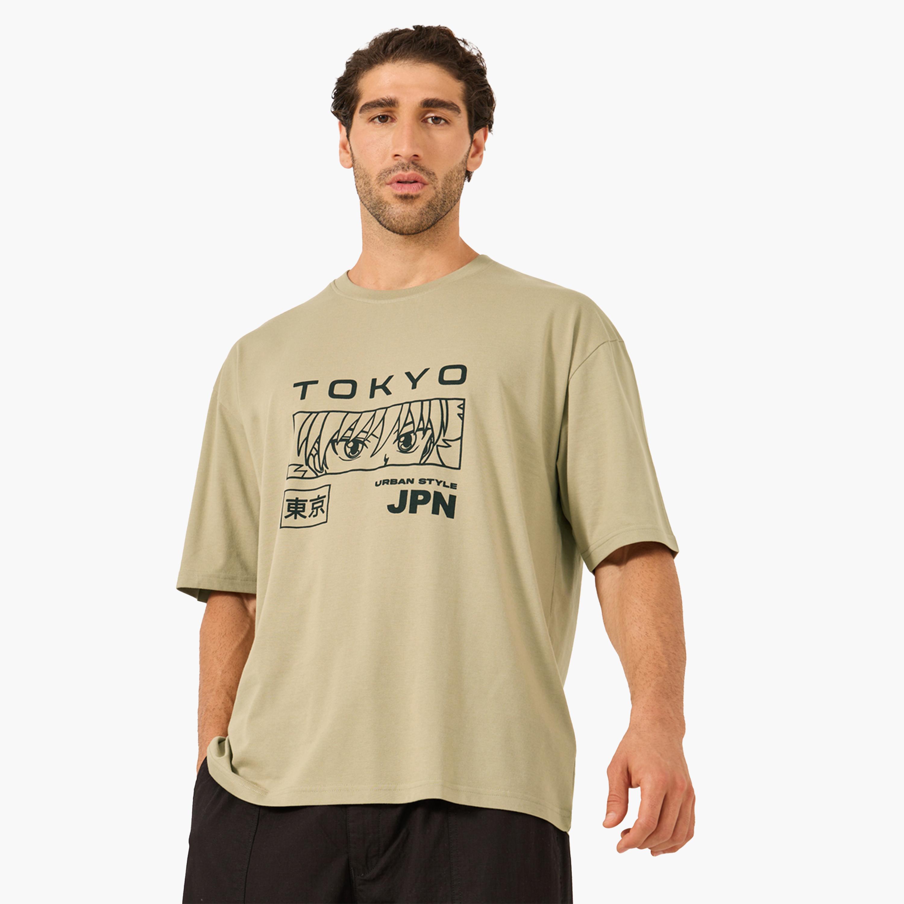 ستايلي - تي شيرت كبير الحجم بأكمام قصيرة وطبعة جرافيكية طوكيو-men-clothing-tshirtsandpolos-tshirts-image-1