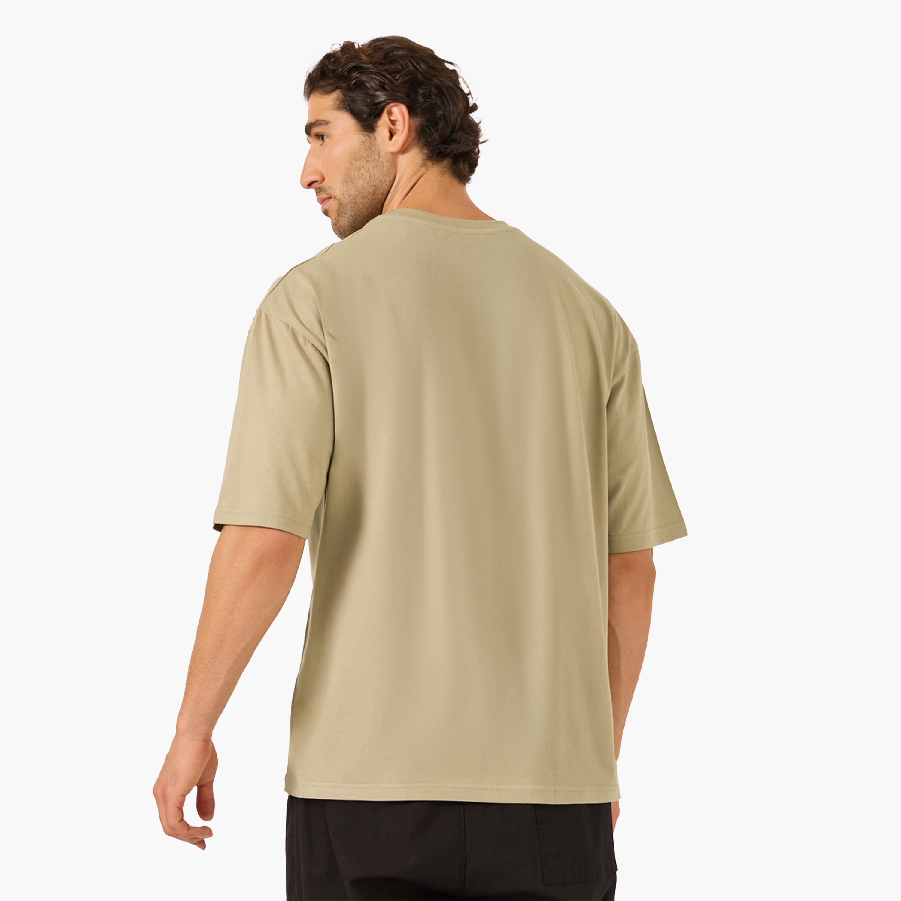 ستايلي - تي شيرت كبير الحجم بأكمام قصيرة وطبعة جرافيكية طوكيو-men-clothing-tshirtsandpolos-tshirts-image-4