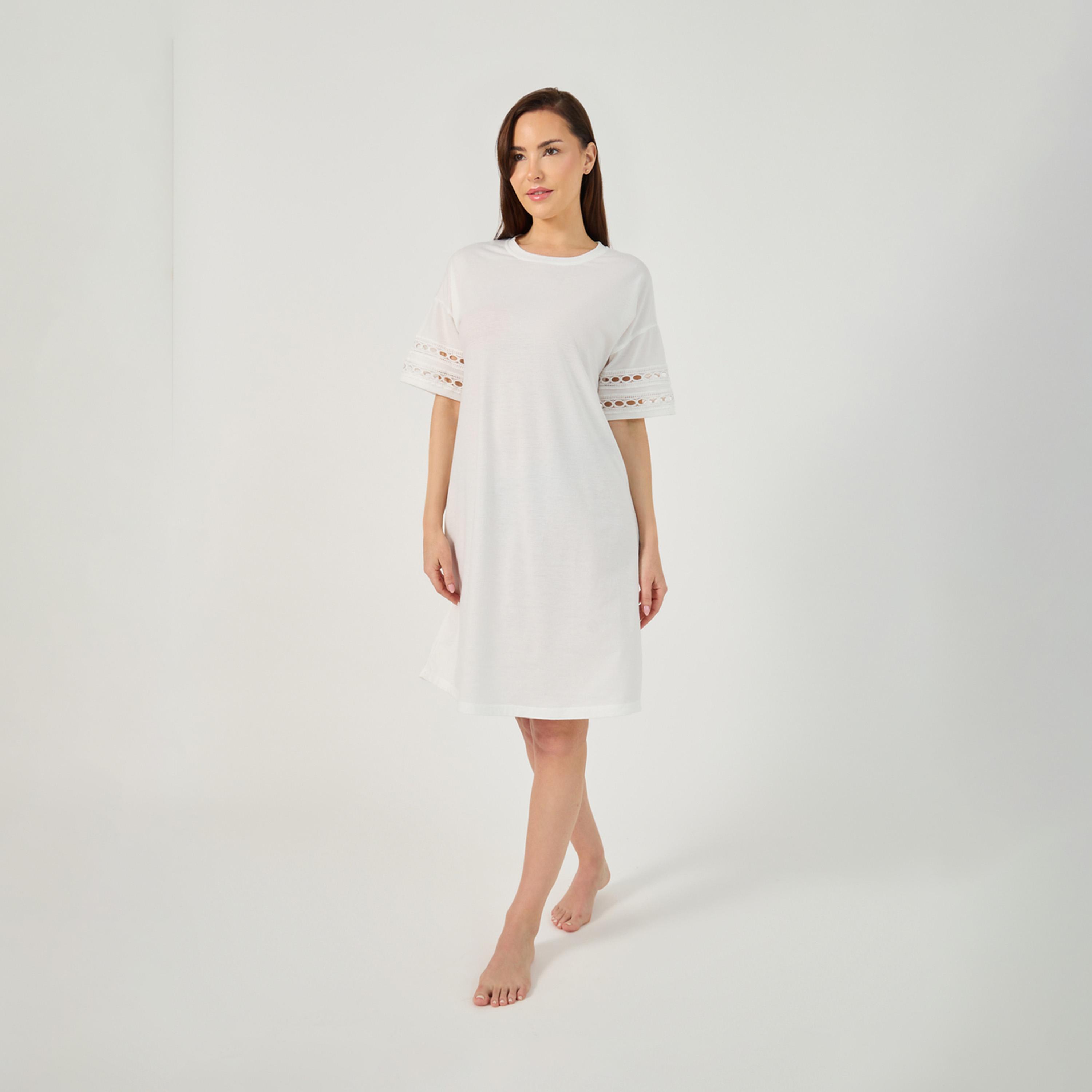 ستايلي - فستان نوم بنمط تي شيرت مزين بتفاصيل من الدانتيل وتطريز-women-clothing-nightwear-nighties-image-2