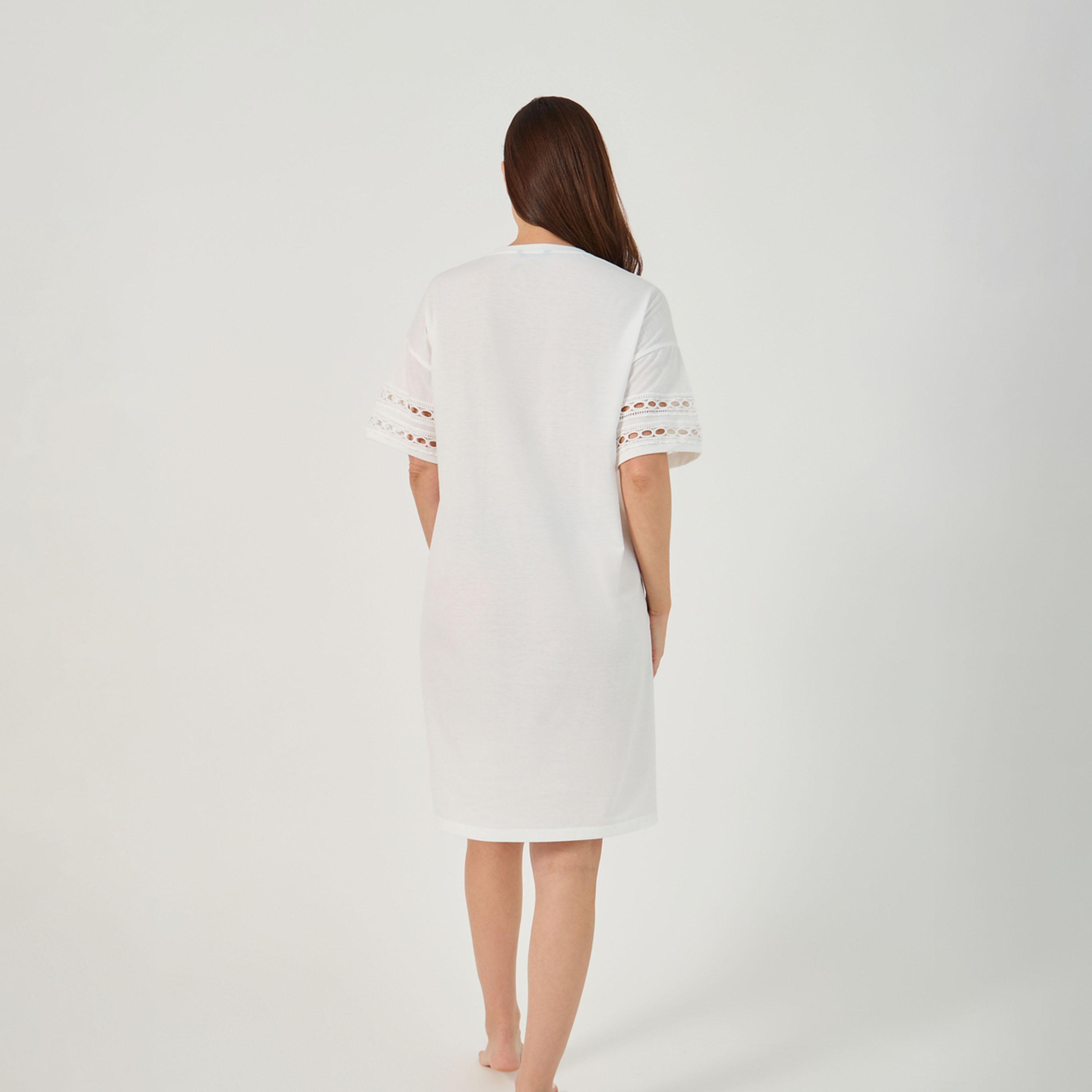 ستايلي - فستان نوم بنمط تي شيرت مزين بتفاصيل من الدانتيل وتطريز-women-clothing-nightwear-nighties-image-6