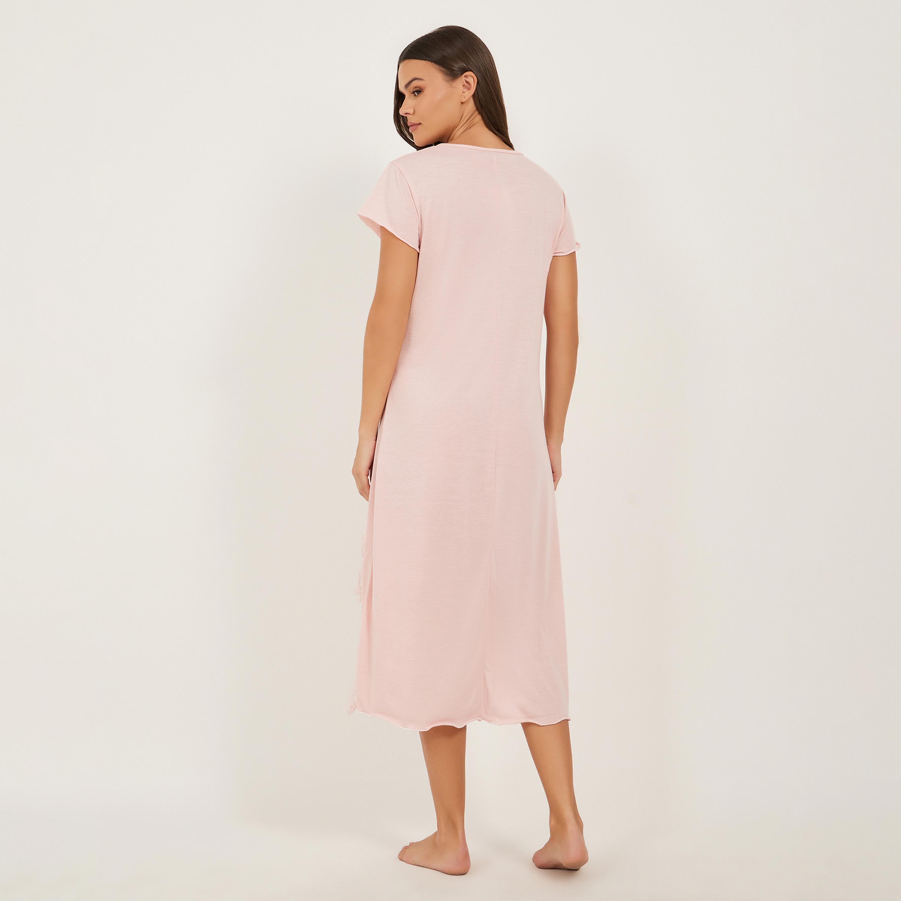 ستايلي - تي شيرت نوم بياقة دائرية وحواف متعرجة مزين بالدانتيل-women-clothing-nightwear-nighties-image-5