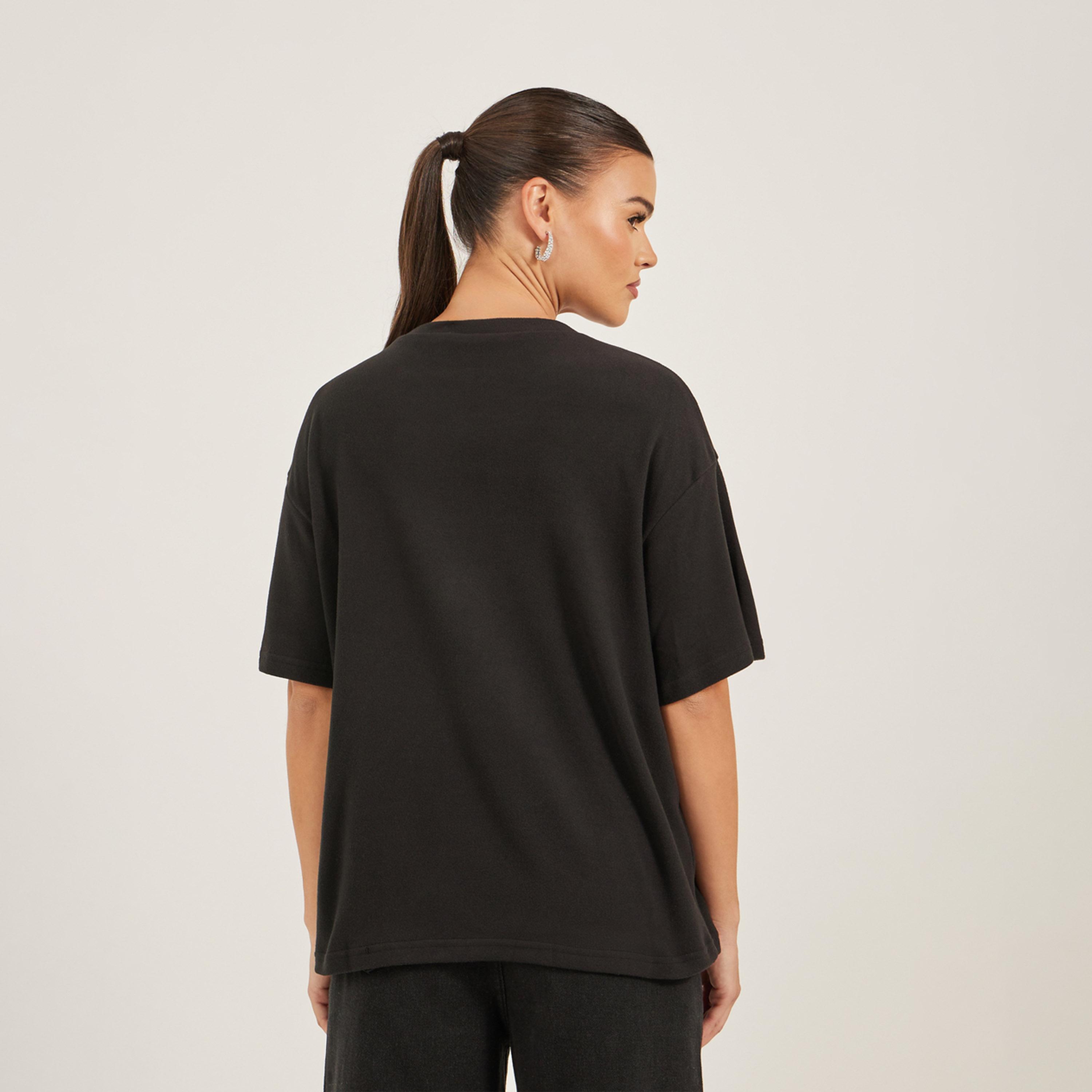 تيشيرت منمق بحجر الراين مع ياقة دائرية-women-clothing-tshirts-image-4