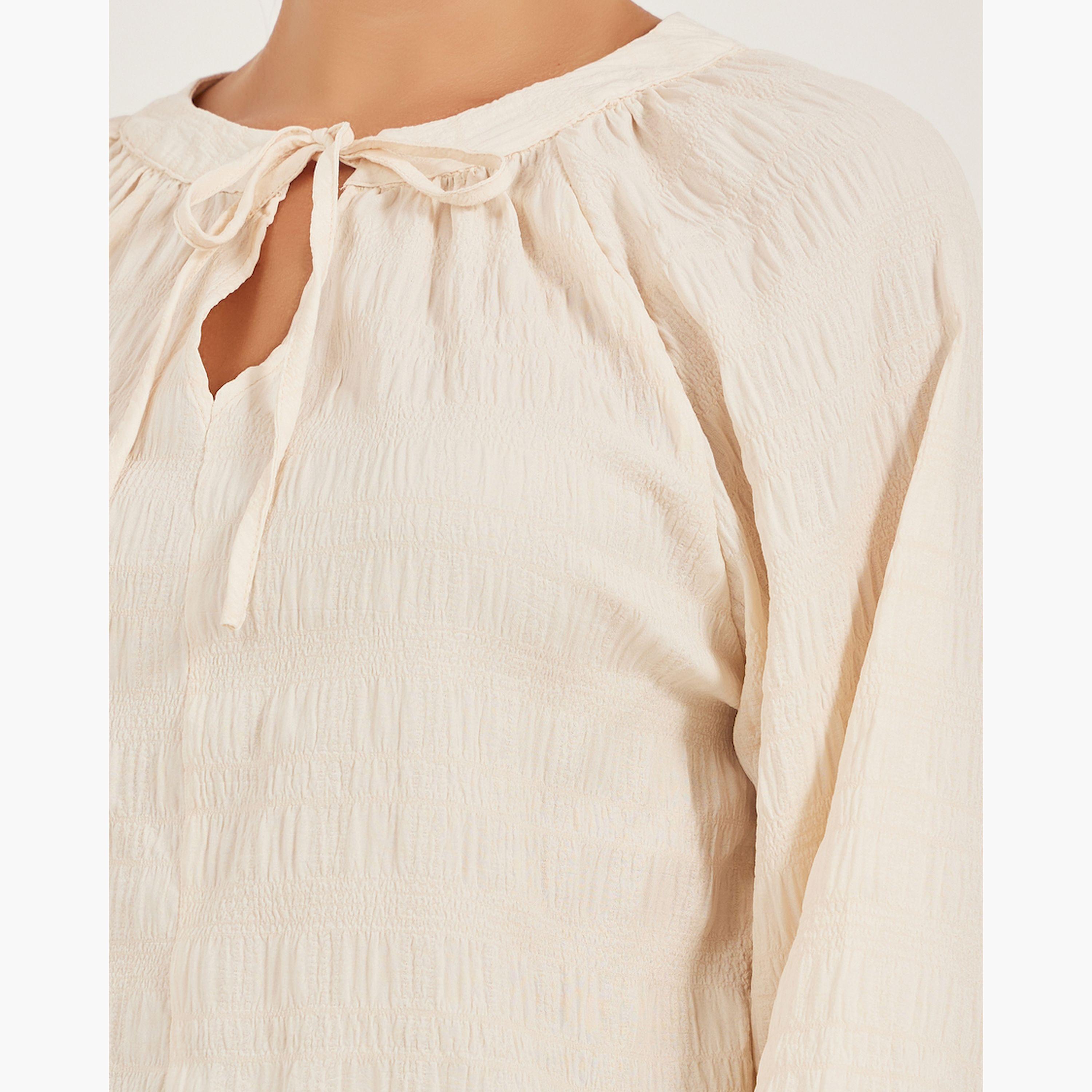 بلوزة سيرساكر مع ياقة بأربطة-women-clothing-shirtsandblouses-blouses-image-4