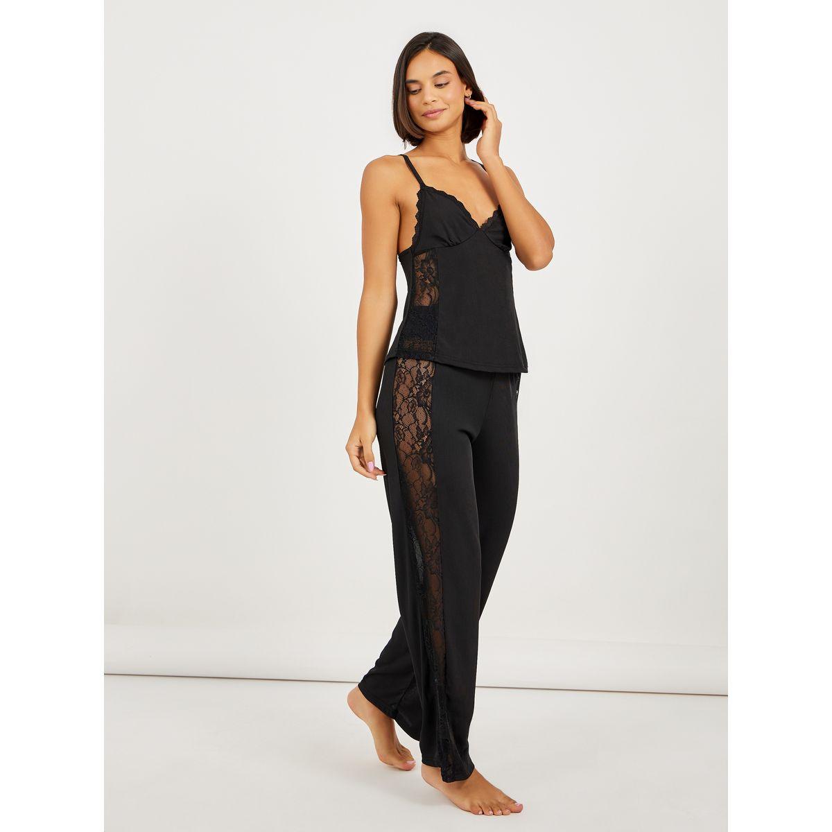 طقم من بنطال بيجاما مع بلوزة كامي بتفاصيل دانتيل-women-clothing-nightwear-pyjamas-longsets-image-1