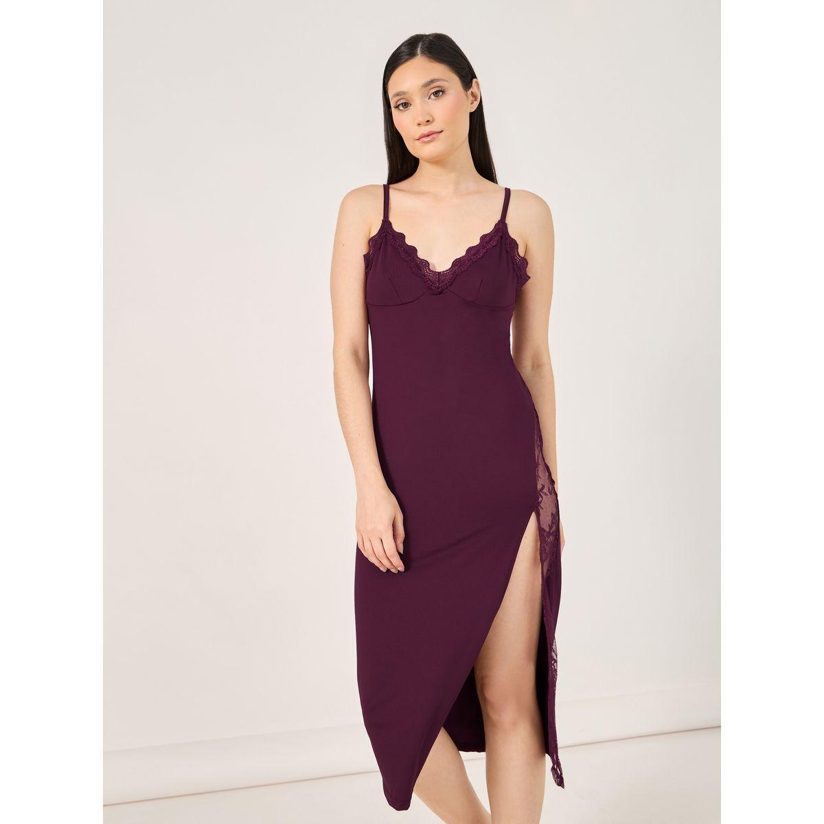 قميص نوم بتفاصيل دانتيل وشق جانبي-women-clothing-nightwear-nighties-image-2