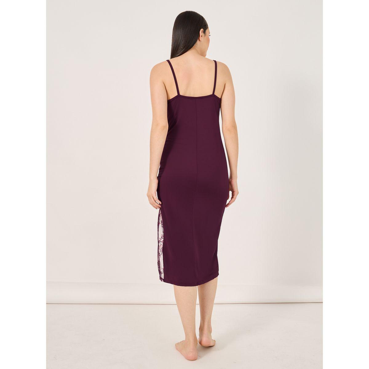 قميص نوم بتفاصيل دانتيل وشق جانبي-women-clothing-nightwear-nighties-image-4