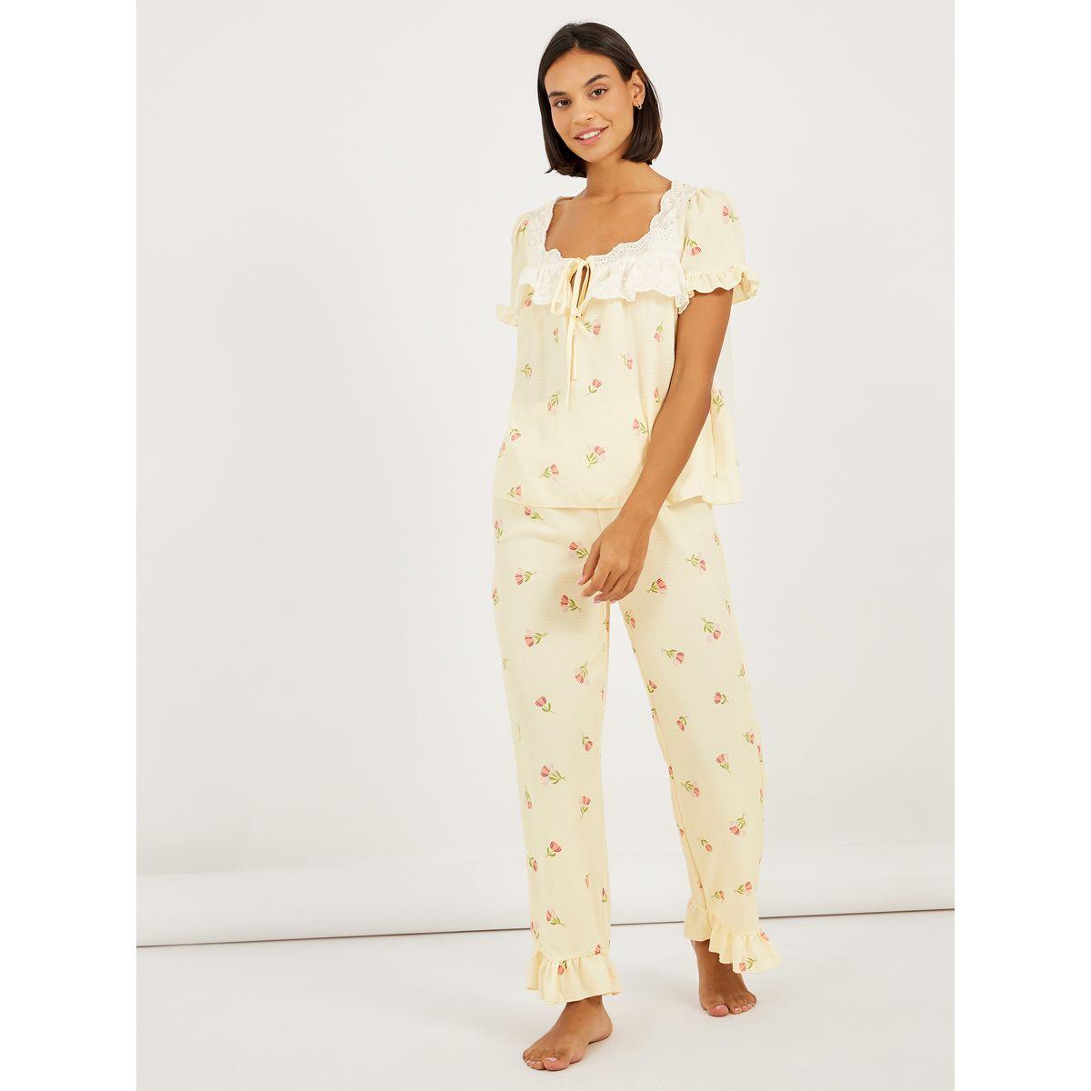 طقم من بنطال بيجاما وبلوزة بأكمام كشكش-women-clothing-nightwear-pyjamas-longsets-image-1