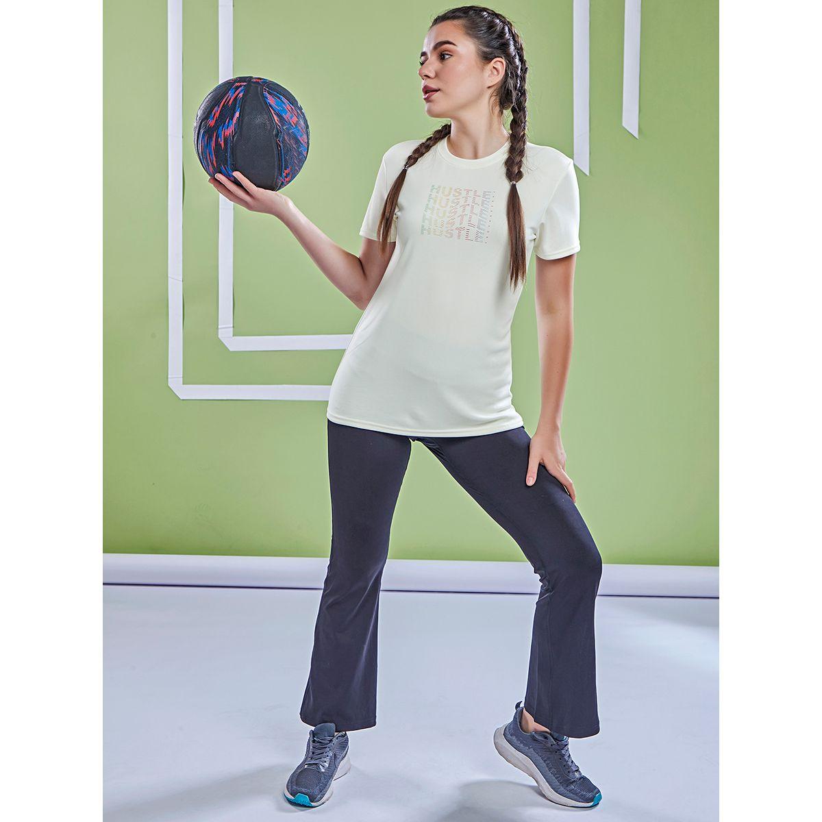 بلوزة بطبعة جرافيك وأكمام قصيرة تكنوسبورت × ستايلي-women-clothing-sportswearandactivewear-tshirtsandvests-image-7