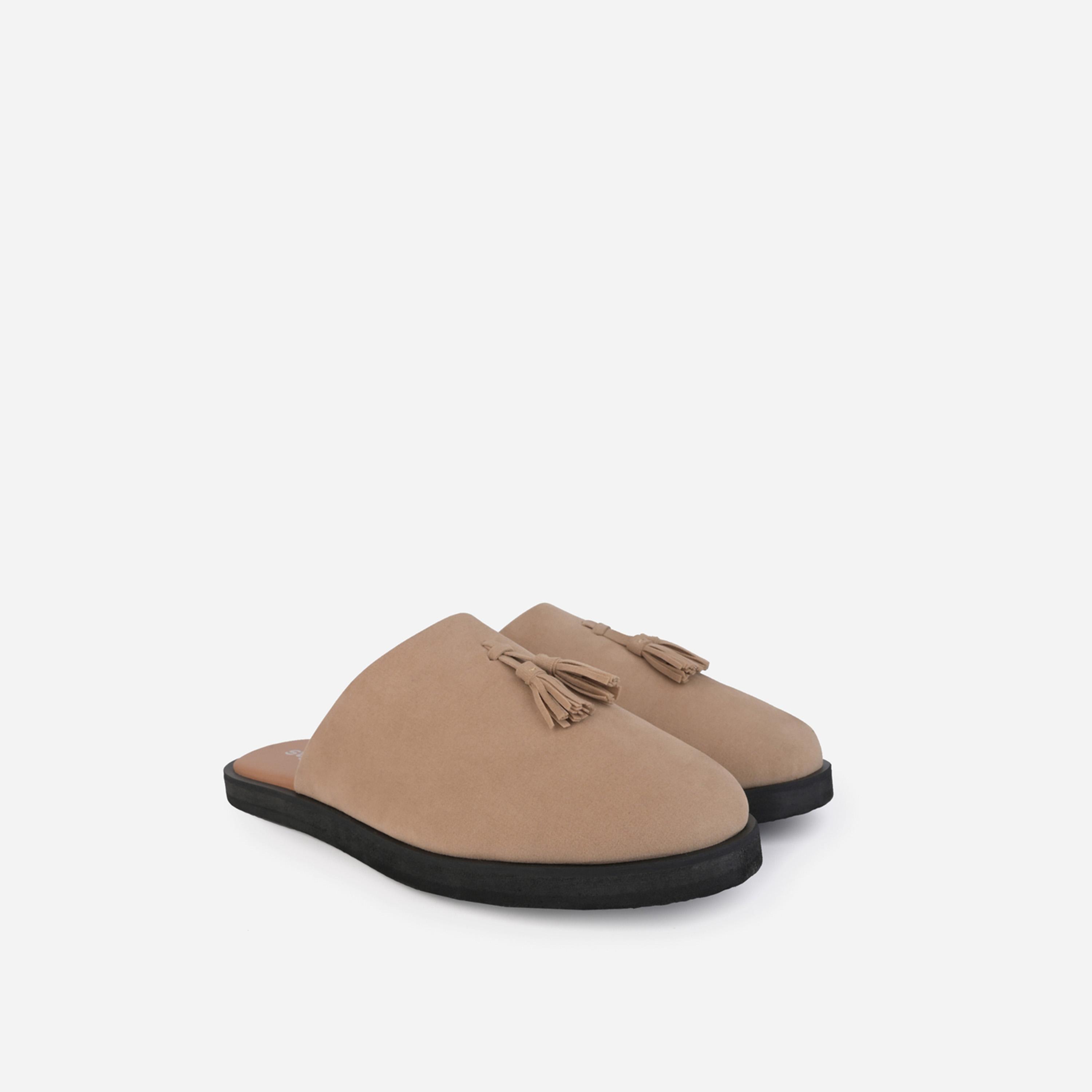 ستايلي - شبشب من جلد سويد مخملي مع تفاصيل شراشيب-men-shoes-flipflopsandslides-image-1