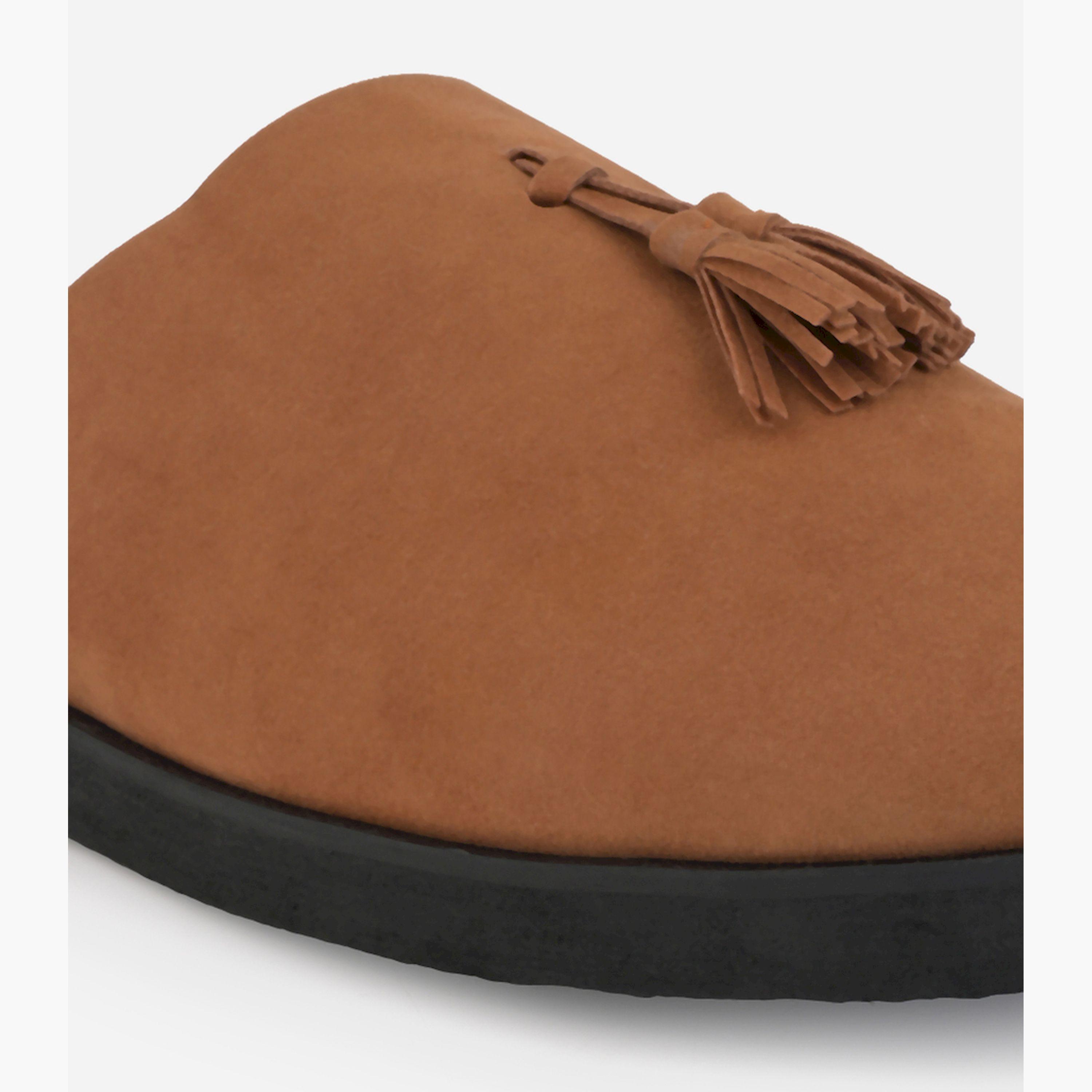 ستايلي - شبشب من جلد سويد مخملي مع تفاصيل شراشيب-men-shoes-flipflopsandslides-image-6