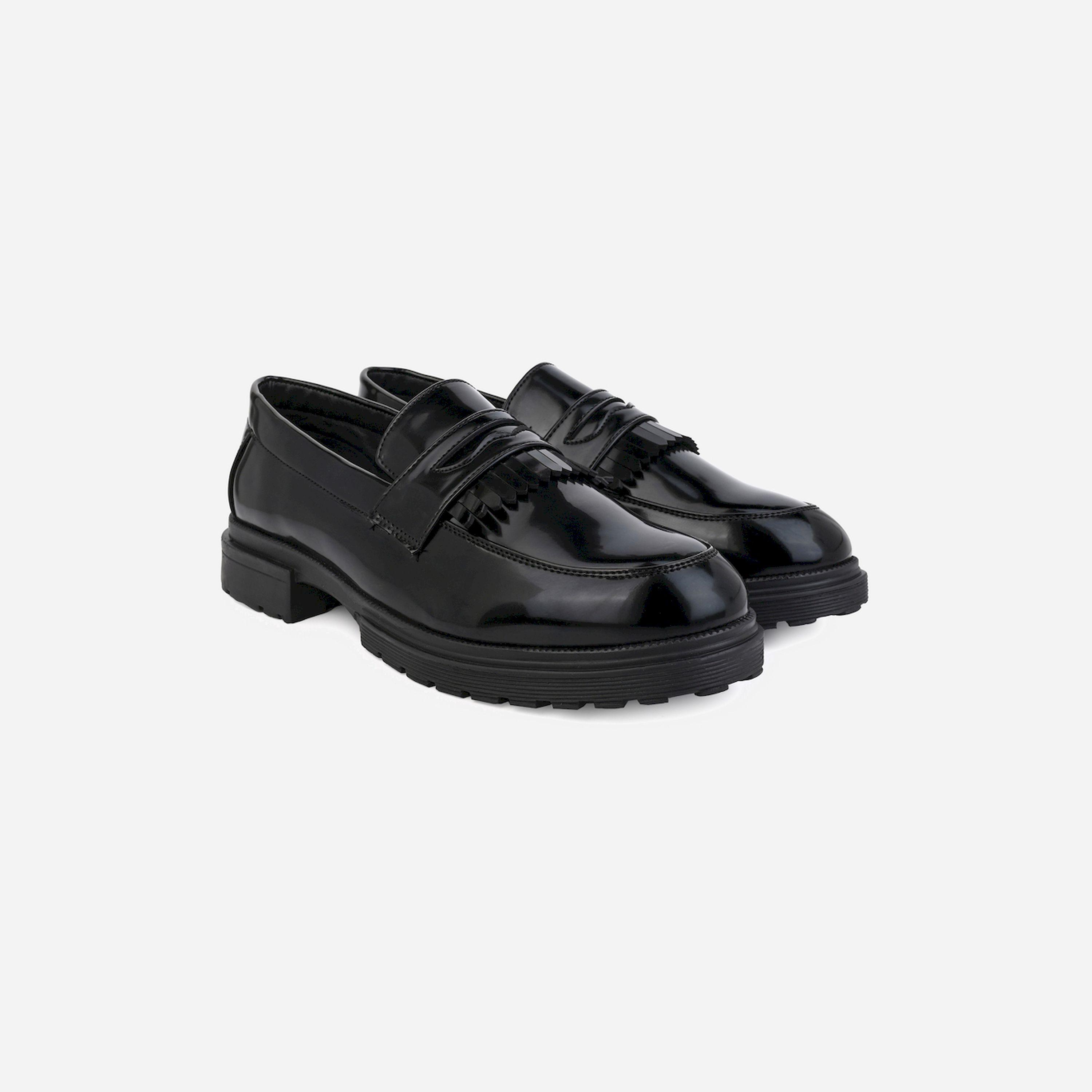 ستايلي - حذاء لوفر من الجلد الصناعي بتصميم كشكش-men-shoes-loafersandmoccasins-image-1