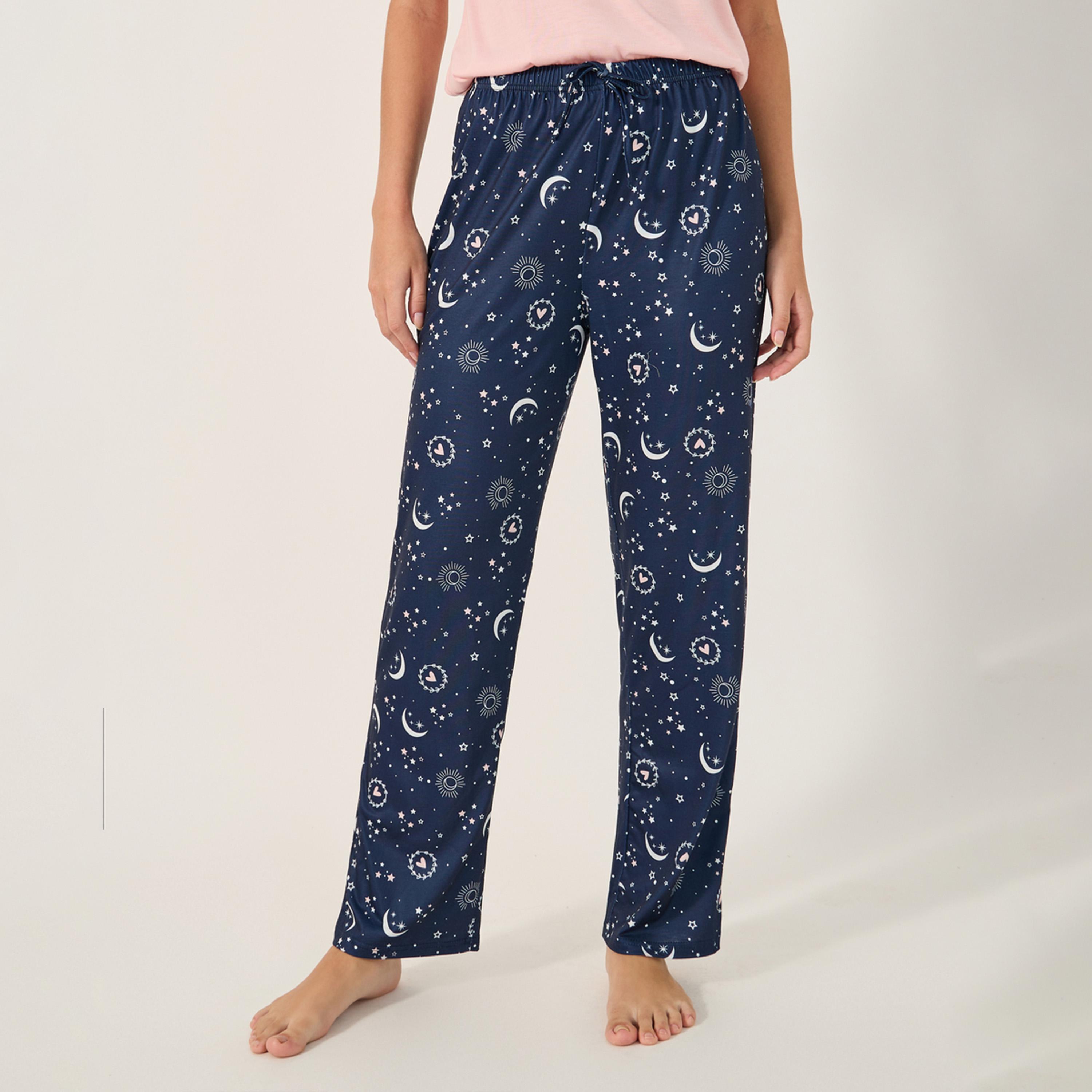 ستايلي - طقم تي شيرت بطبعة جرافيكية مع بنطال بيجامة-women-clothing-nightwear-pyjamas-longsets-image-6