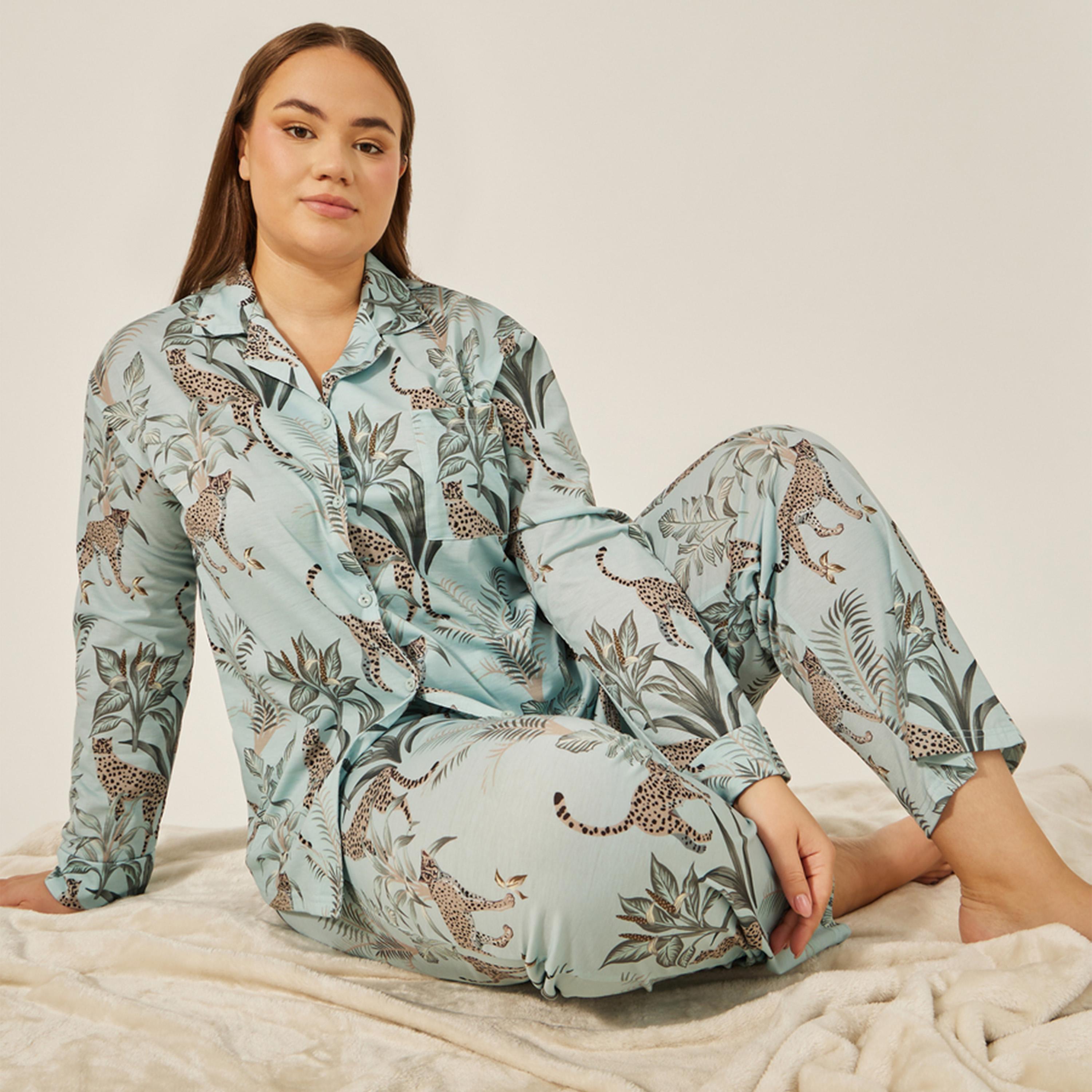 Styli Unwind Giraffe Wildlife Button Through Shirt And Pj Set - Luxe Tropical-women-clothing-plussize-nightwear-nightwearsets-image-1