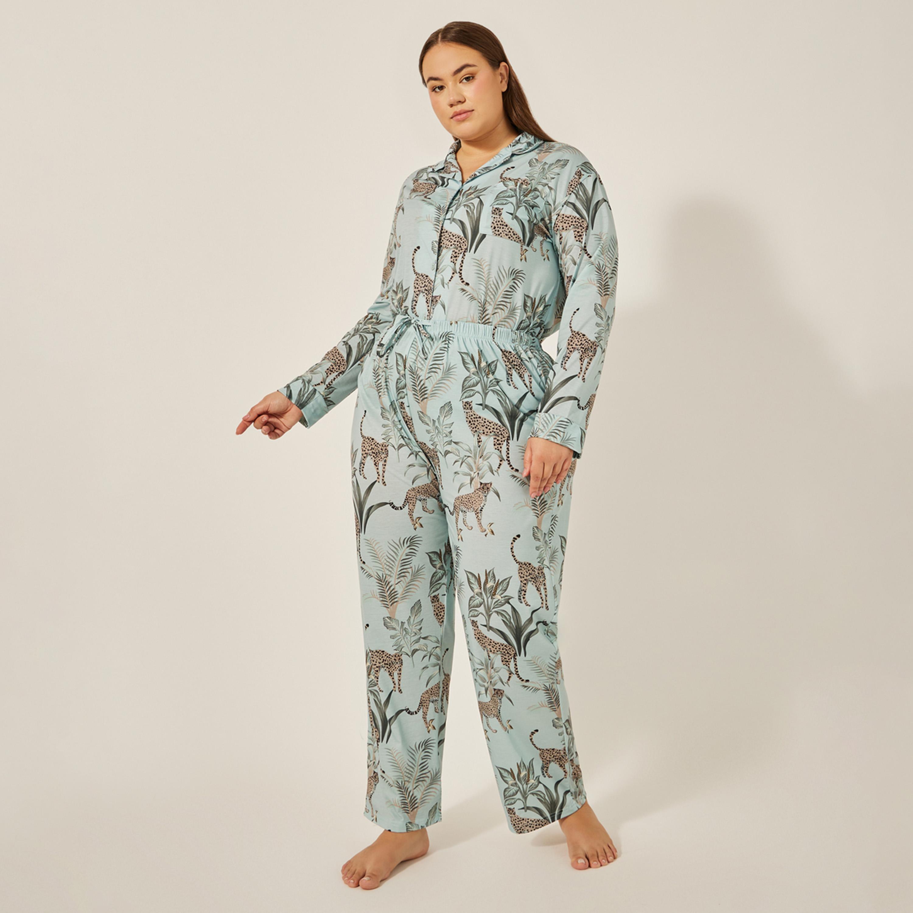Styli Unwind Giraffe Wildlife Button Through Shirt And Pj Set - Luxe Tropical-women-clothing-plussize-nightwear-nightwearsets-image-5