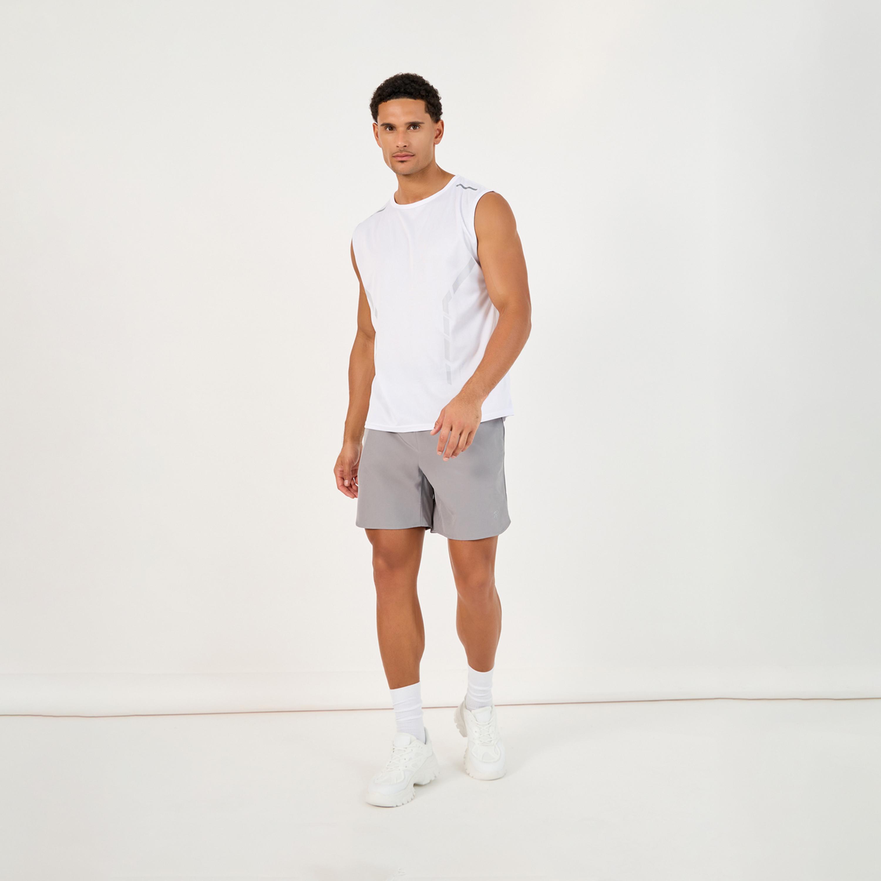 ستايلي - بلوزة تدريب رياضية قابلة للتمدد بفتحة ذراع-men-clothing-sportswearandactivewear-tshirtsandpolos-image-2