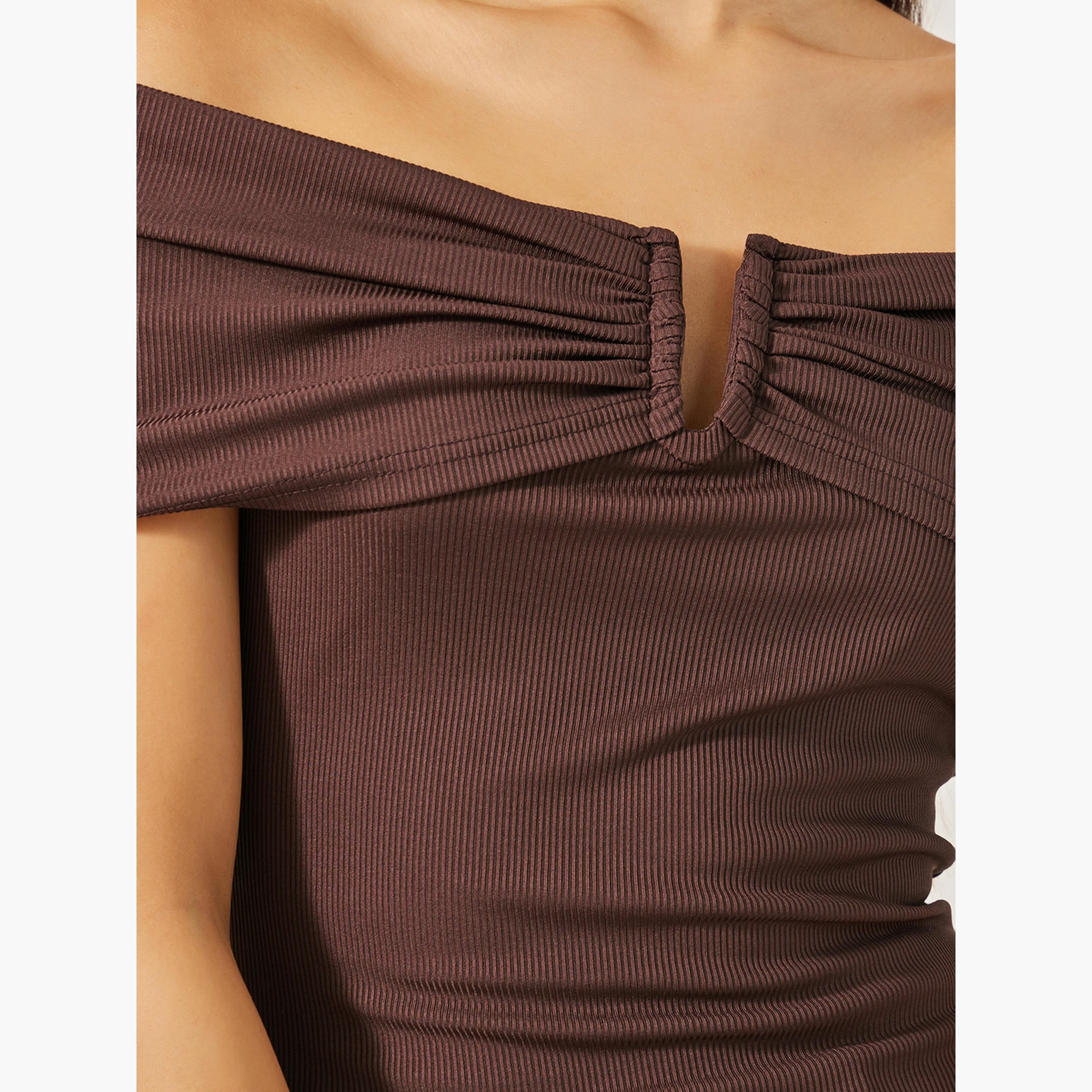 ستايلي - بلوزة مضلعة محبوكة ملائمة للجسم بأكتاف مكشوفة-women-clothing-shirtsandblouses-blouses-image-4