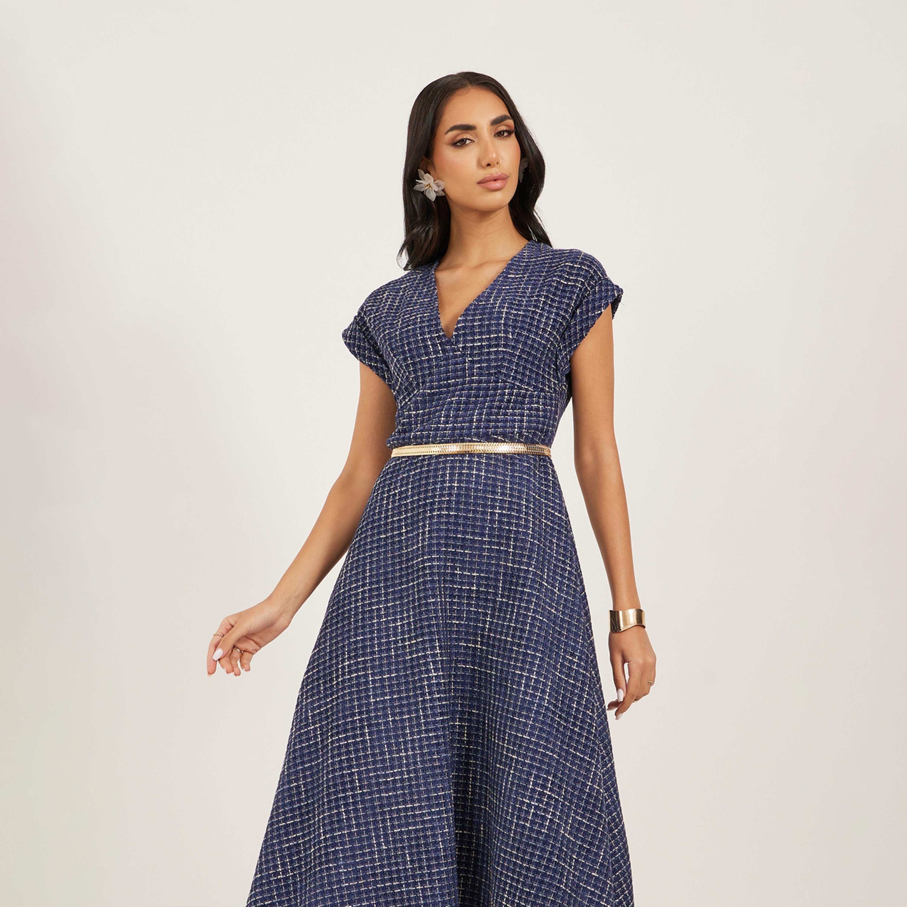 ستايلي - فستان تويد متوسط الطول بأكمام قصيرة وقصة A مع حزام سلسلة-women-clothing-dresses-image-3