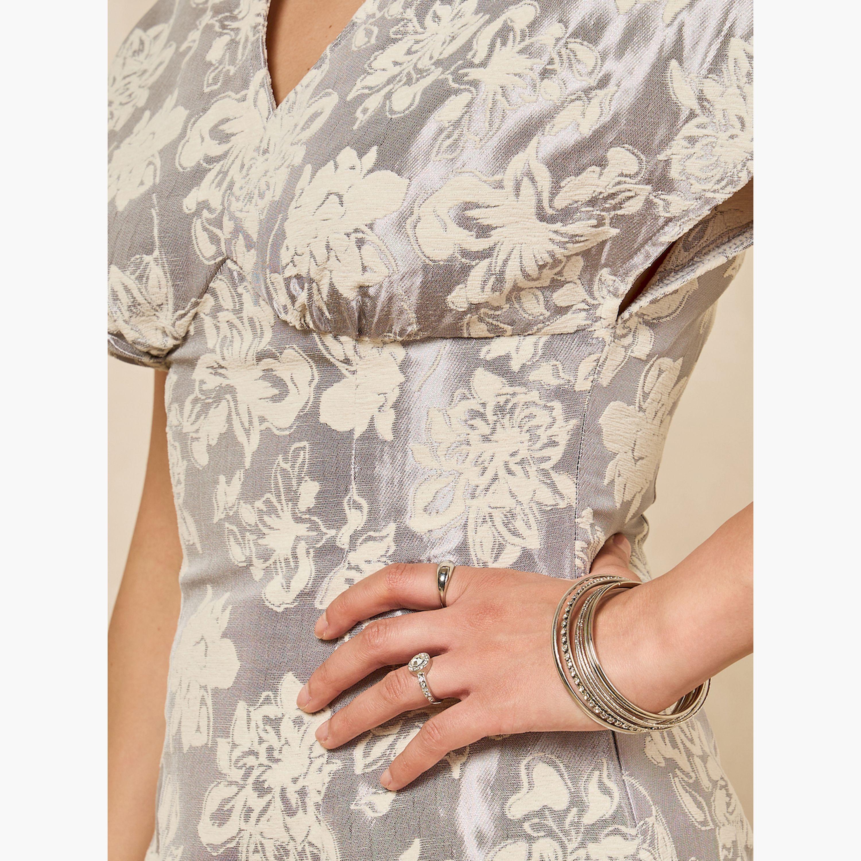 Styli Printed V-Neck Short Sleeves Fringes Hem Sheath Midi Dress-women-clothing-dresses-image-3