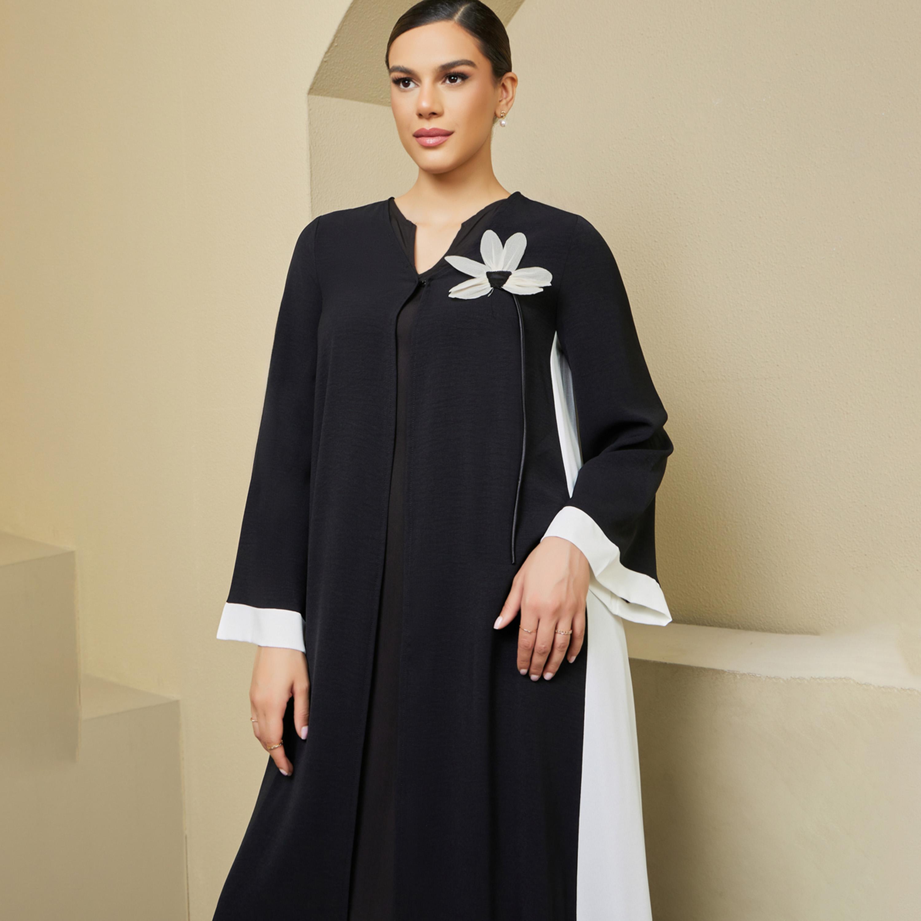 Styli Contrast Side Panel Flared Abaya with Flower Corsage Detail-women-arabicclothing-abayas-image-3