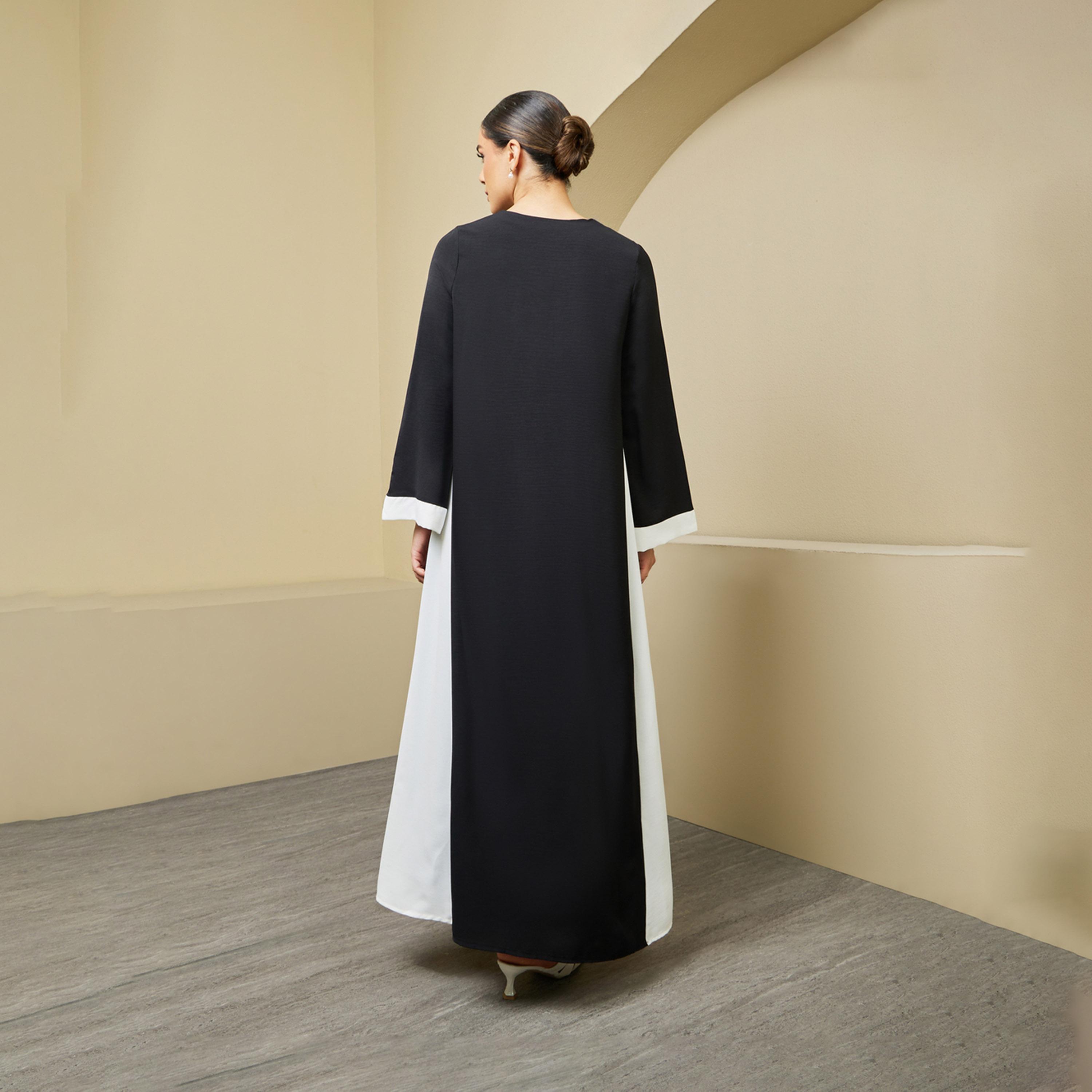 Styli Contrast Side Panel Flared Abaya with Flower Corsage Detail-women-arabicclothing-abayas-image-5