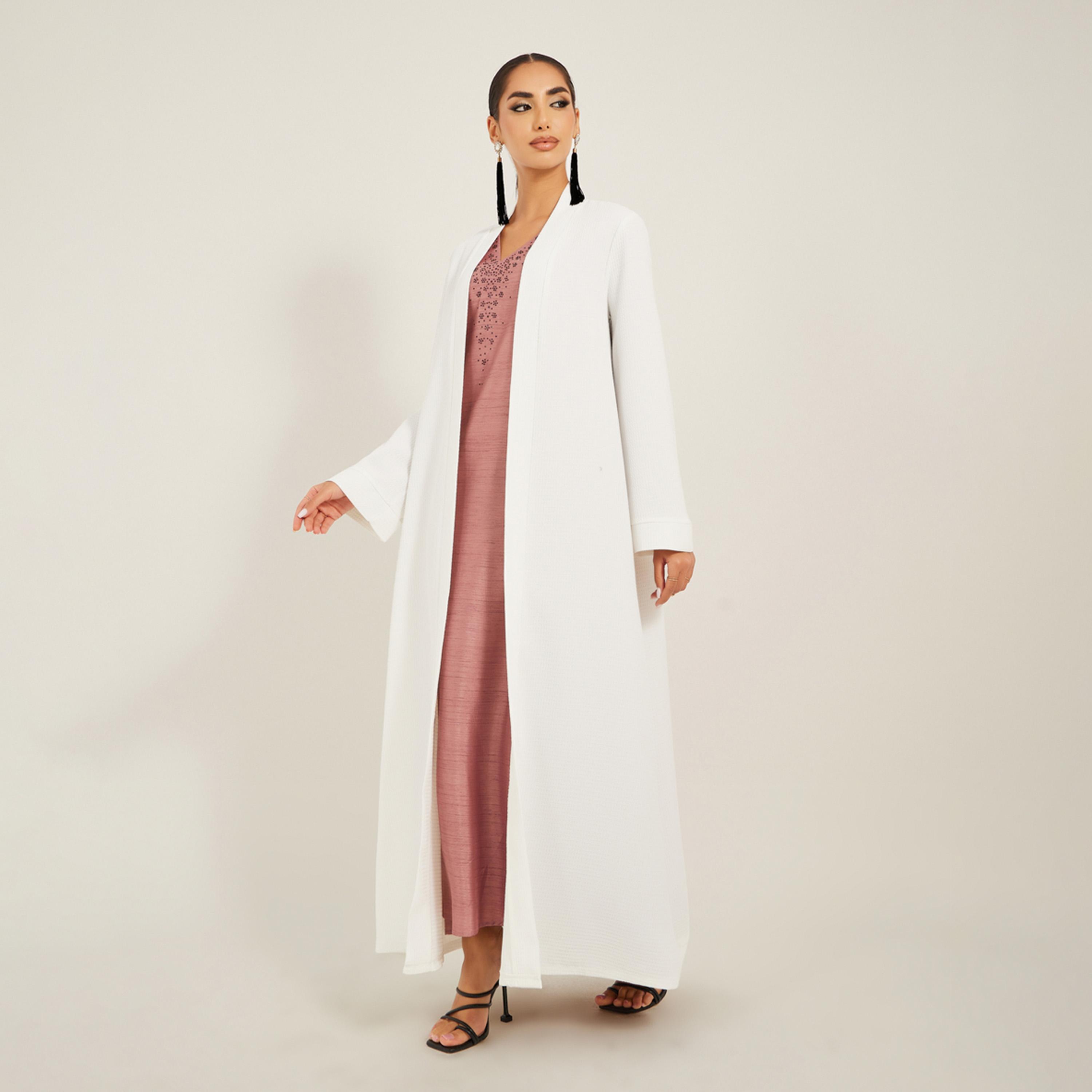 أميرة x ستايلي عباية بتفاصيل بارزة الملمس مع ياقة-women-arabicclothing-abayas-image-1
