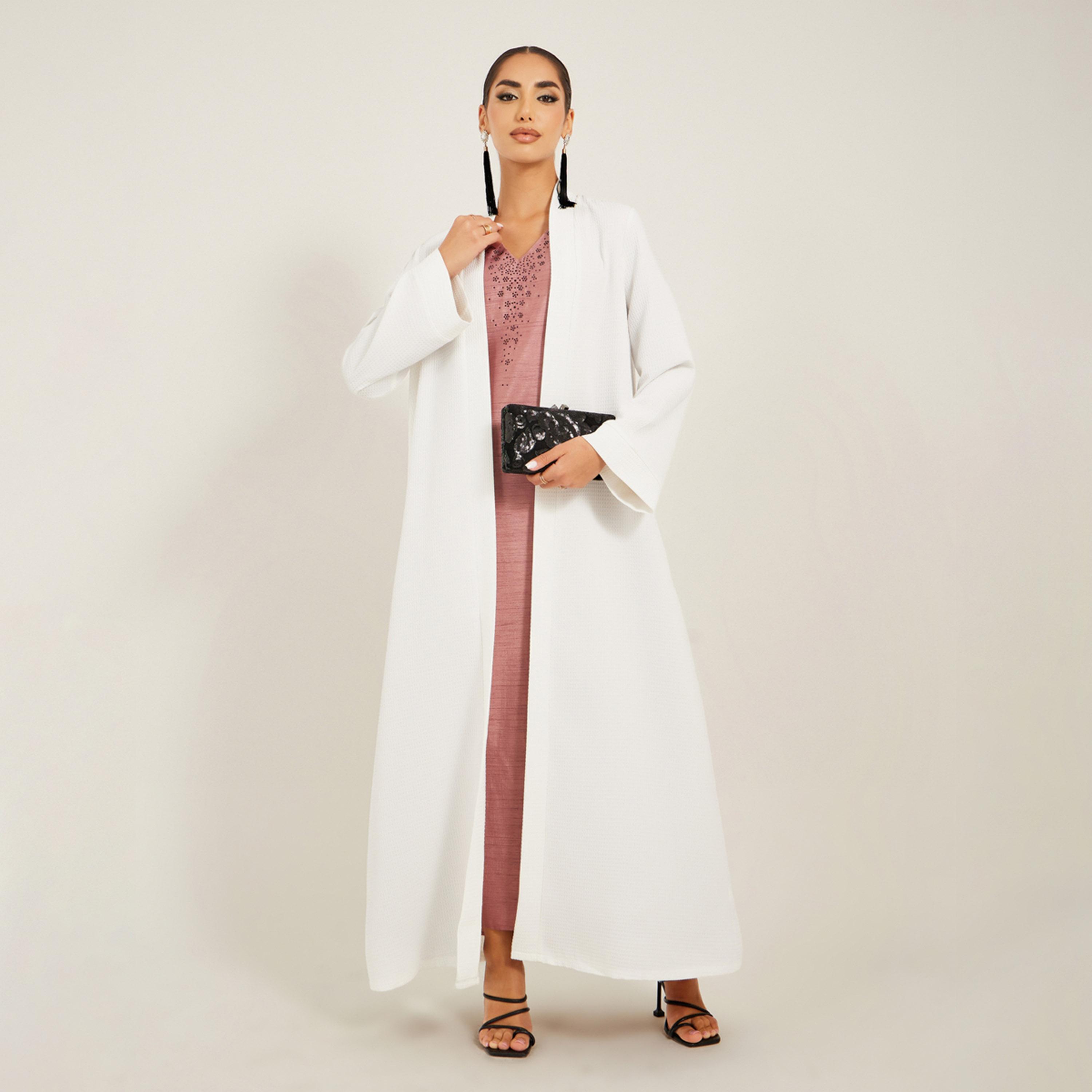 أميرة x ستايلي عباية بتفاصيل بارزة الملمس مع ياقة-women-arabicclothing-abayas-image-2