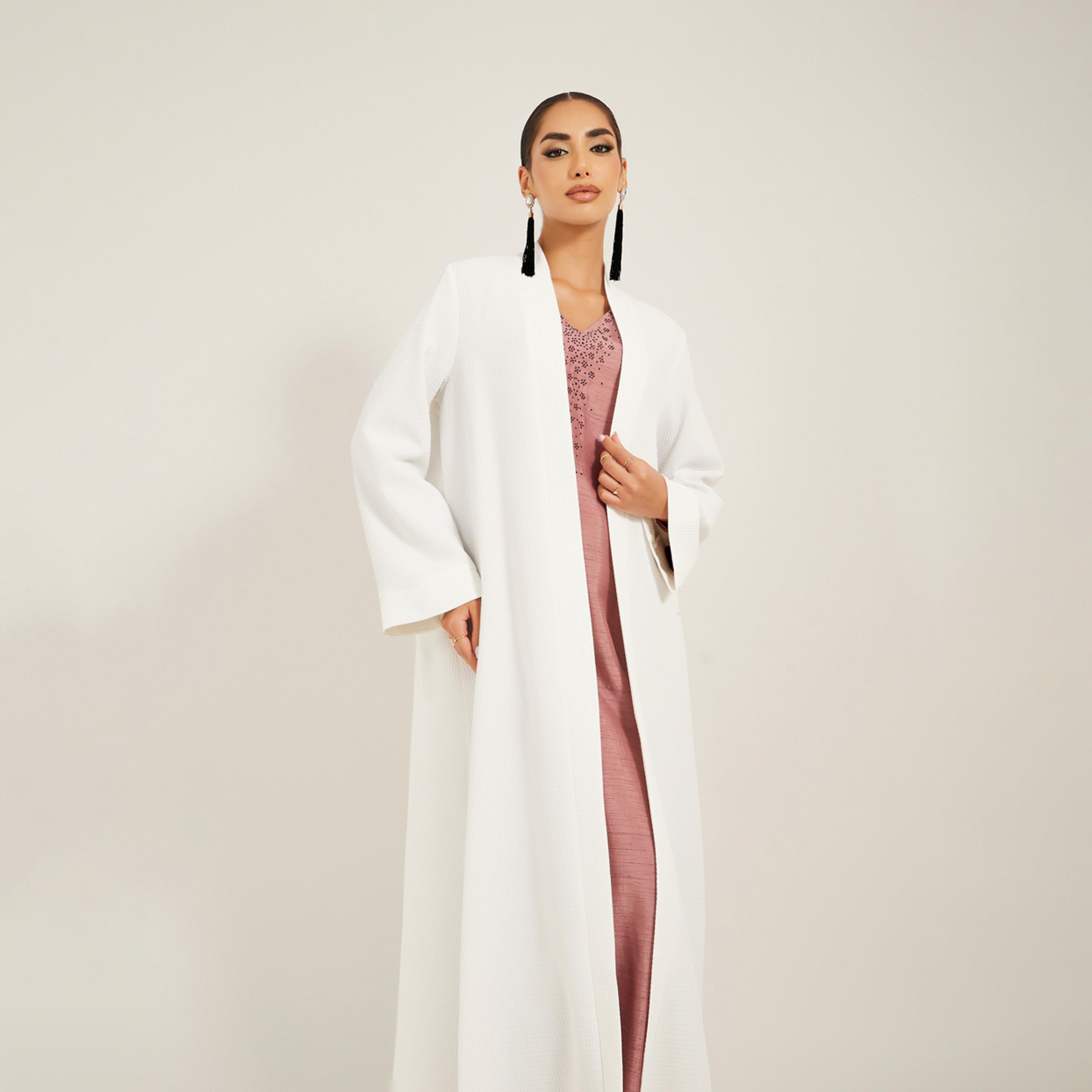 أميرة x ستايلي عباية بتفاصيل بارزة الملمس مع ياقة-women-arabicclothing-abayas-image-3