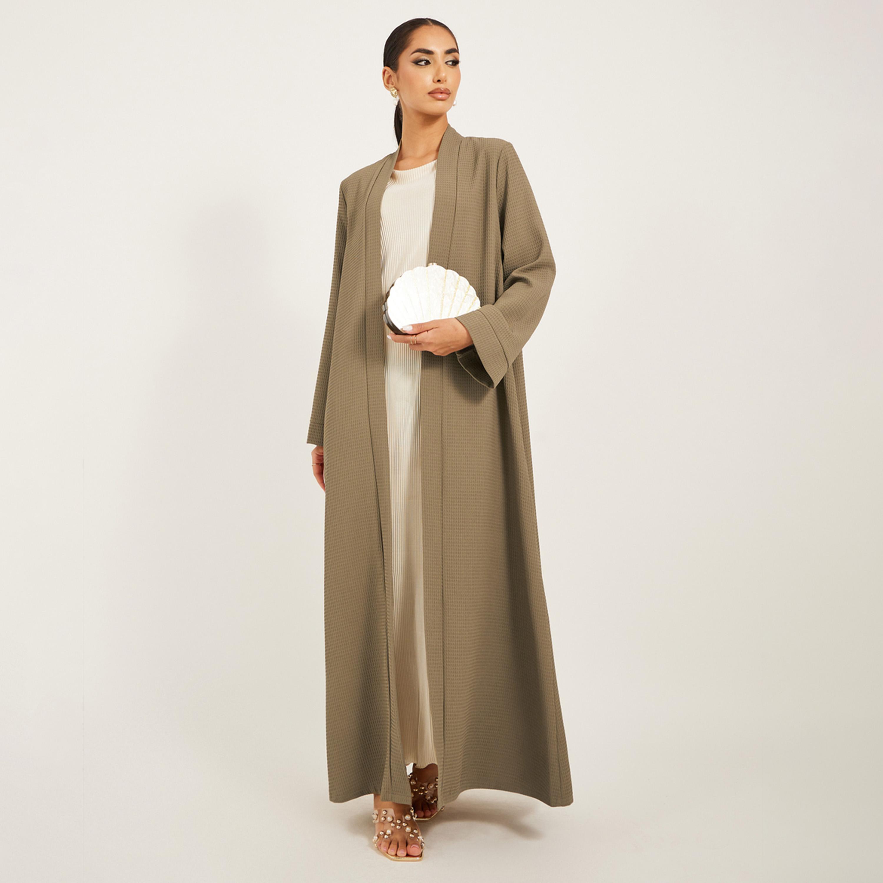 ستايلي - عباية من القماش المحبب بتصميم مفتوح من الأمام مع رقبة عالية-women-arabicclothing-abayas-image-3