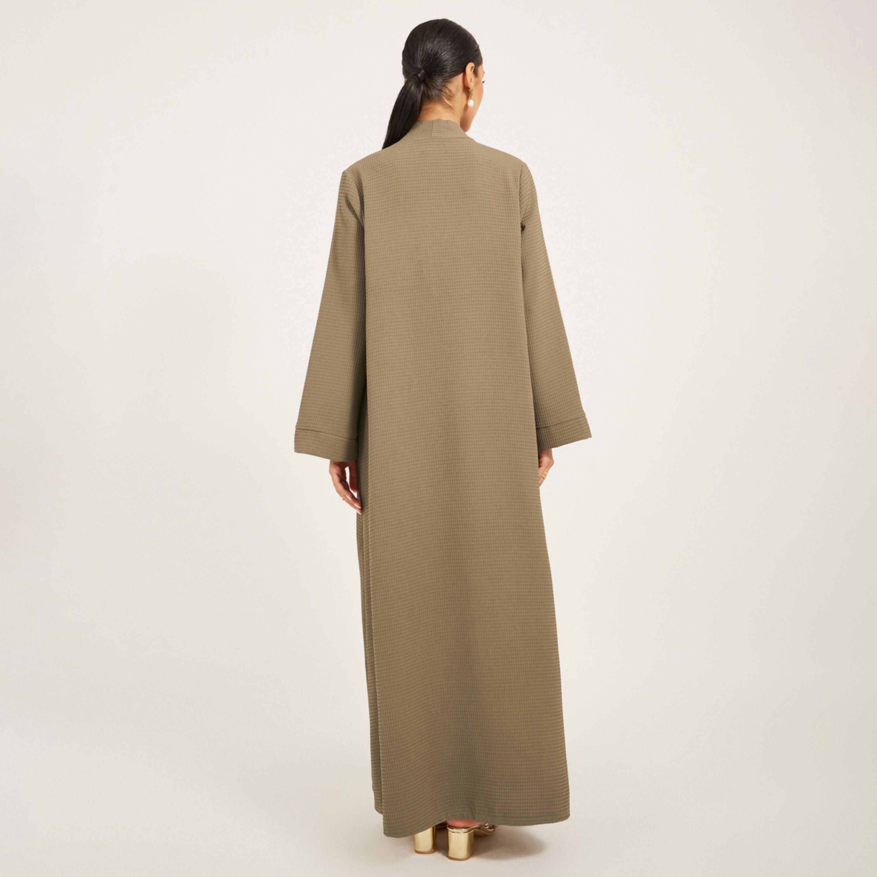 ستايلي - عباية من القماش المحبب بتصميم مفتوح من الأمام مع رقبة عالية-women-arabicclothing-abayas-image-6