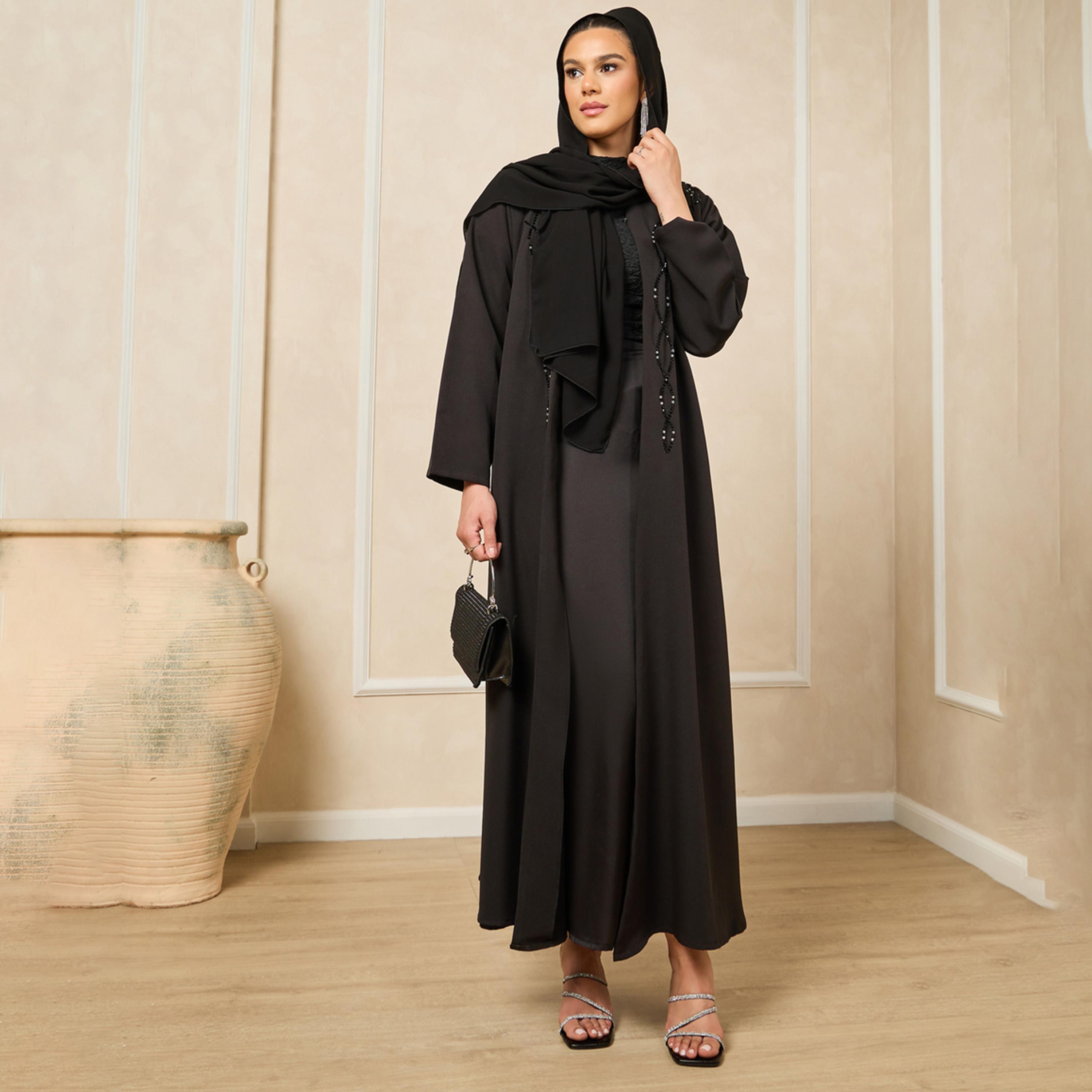 أميرة x ستايلي عباية بتفاصيل مُنمقة مع حجاب-women-clothingaccessories-scarves-image-1