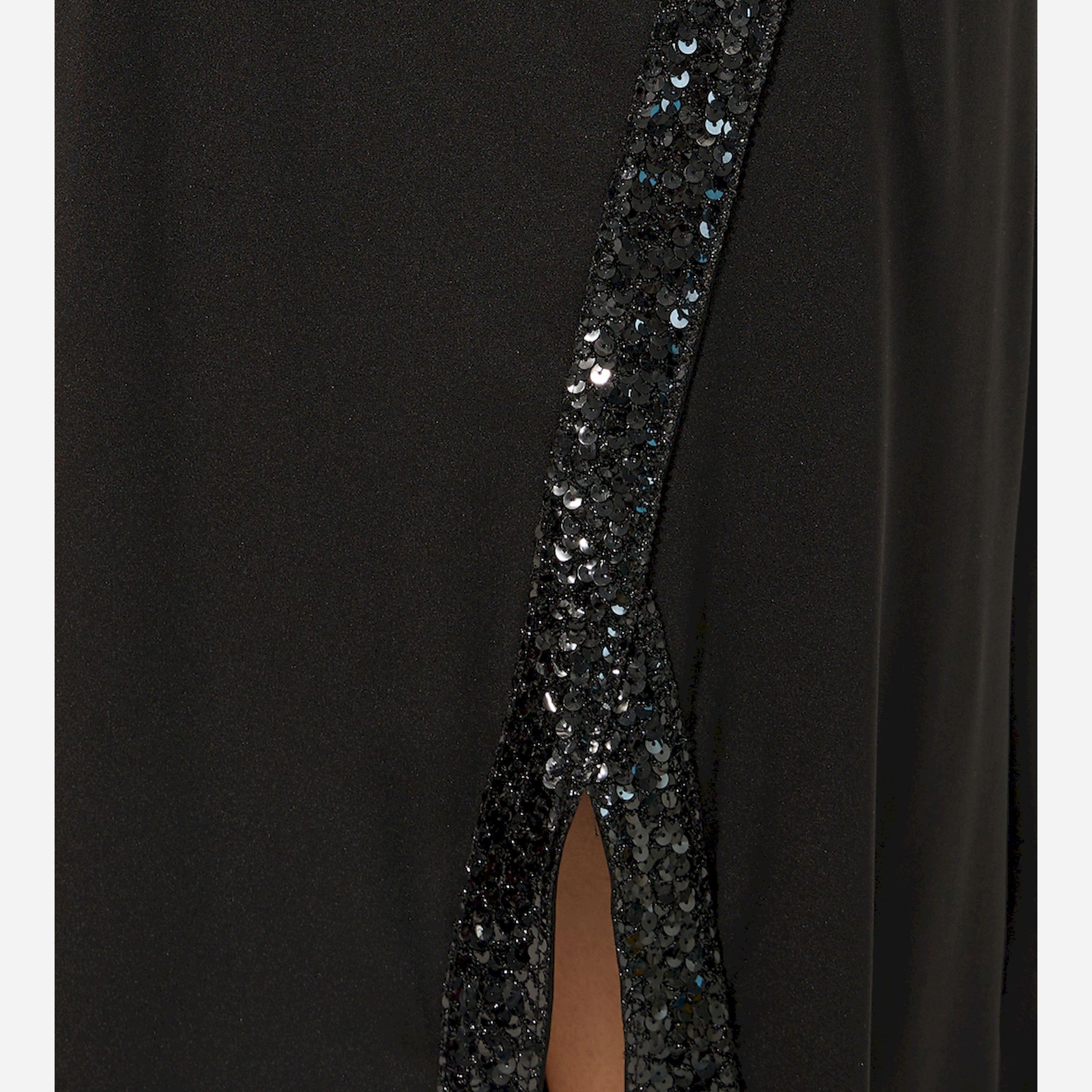 ستايلي - فستان ماكسي مزين بأكمام طويلة وقصة حرف A-women-clothing-dresses-image-4