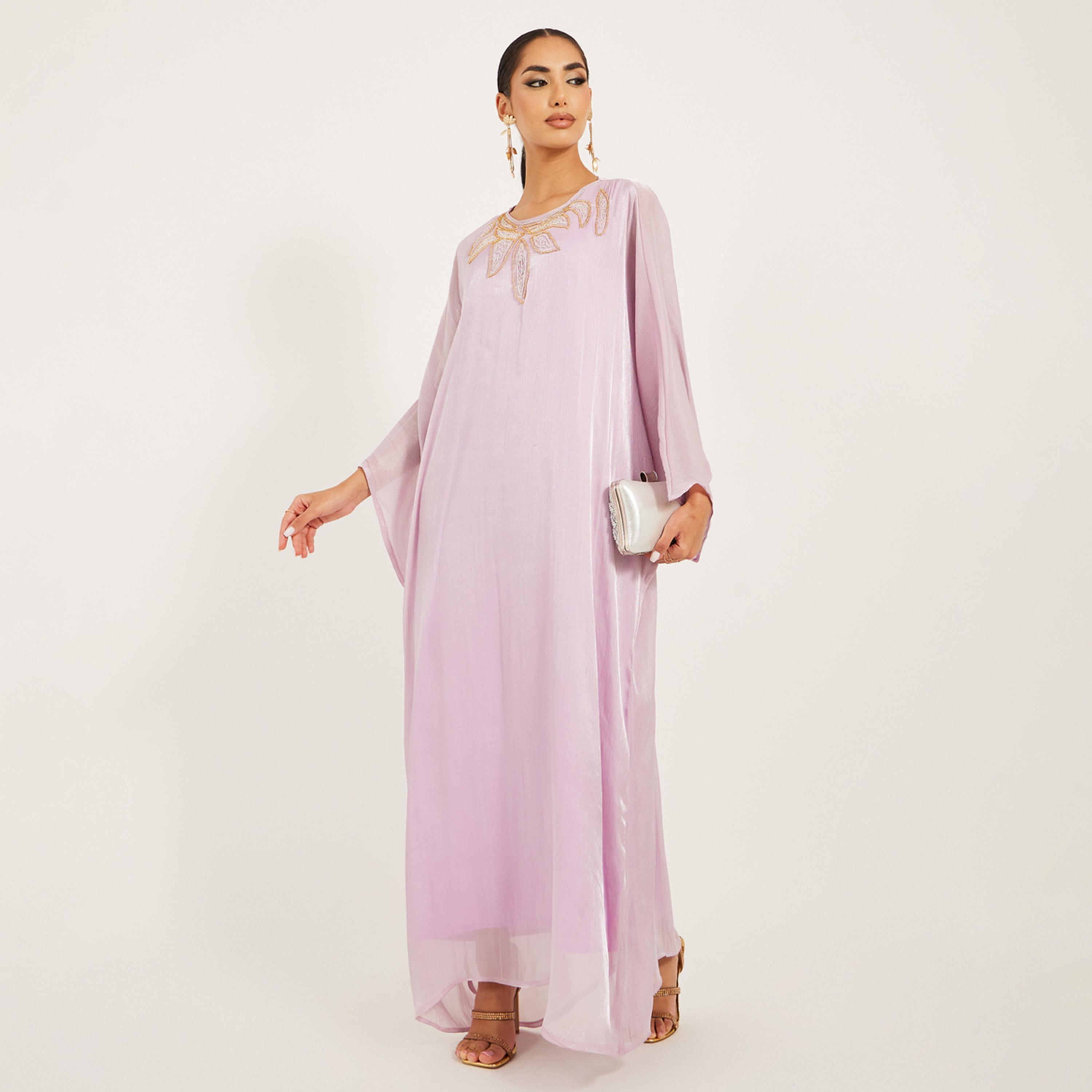 ستايلي - قفطان فضفاض مطرز يدويًا بقماش لامع ناعم-women-arabicclothing-kaftan-image-1