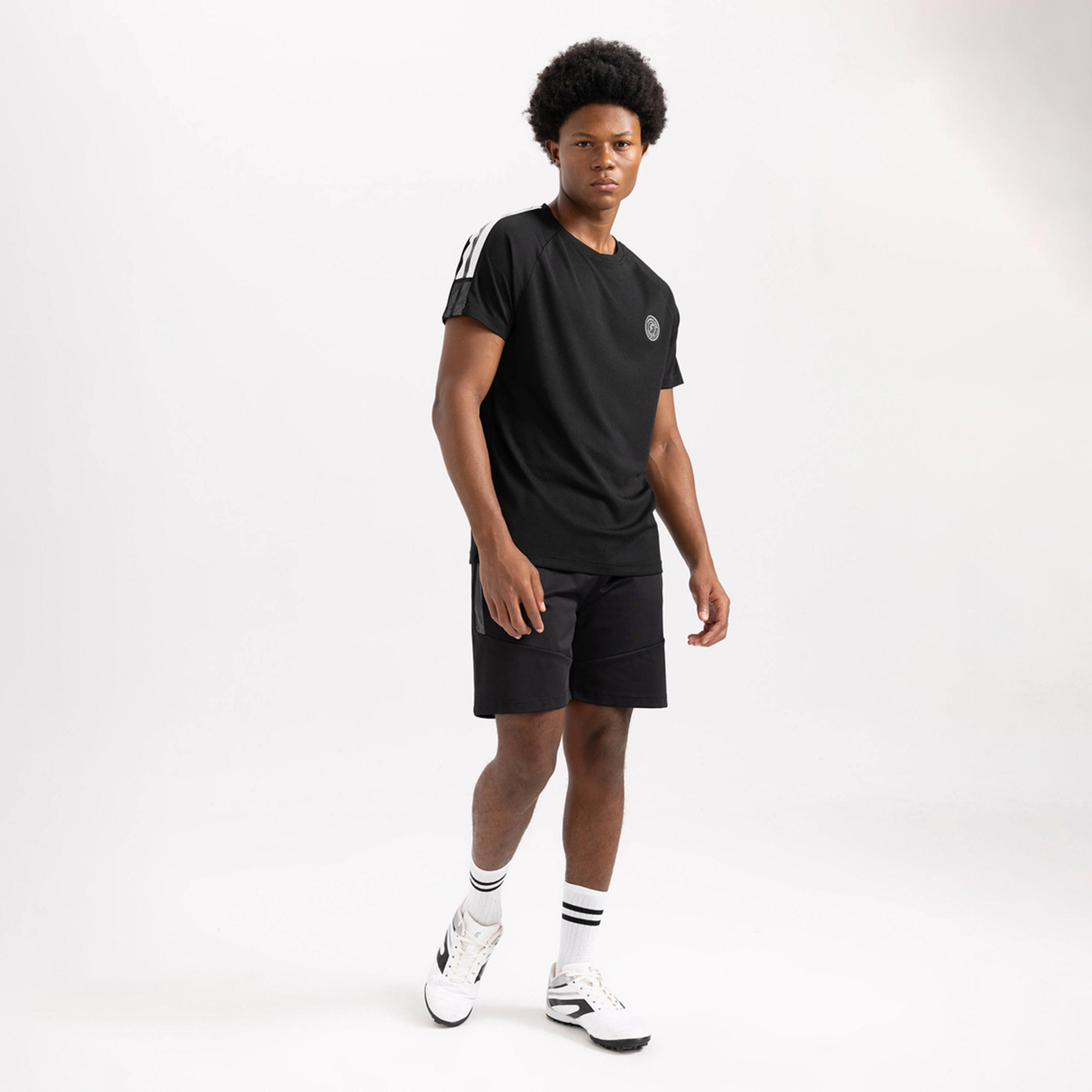 ديفاكتو × ستايلي - شورت بأقسام متباينة مع حزام خصر مطاطي-men-clothing-sportswearandactivewear-bottoms-image-2