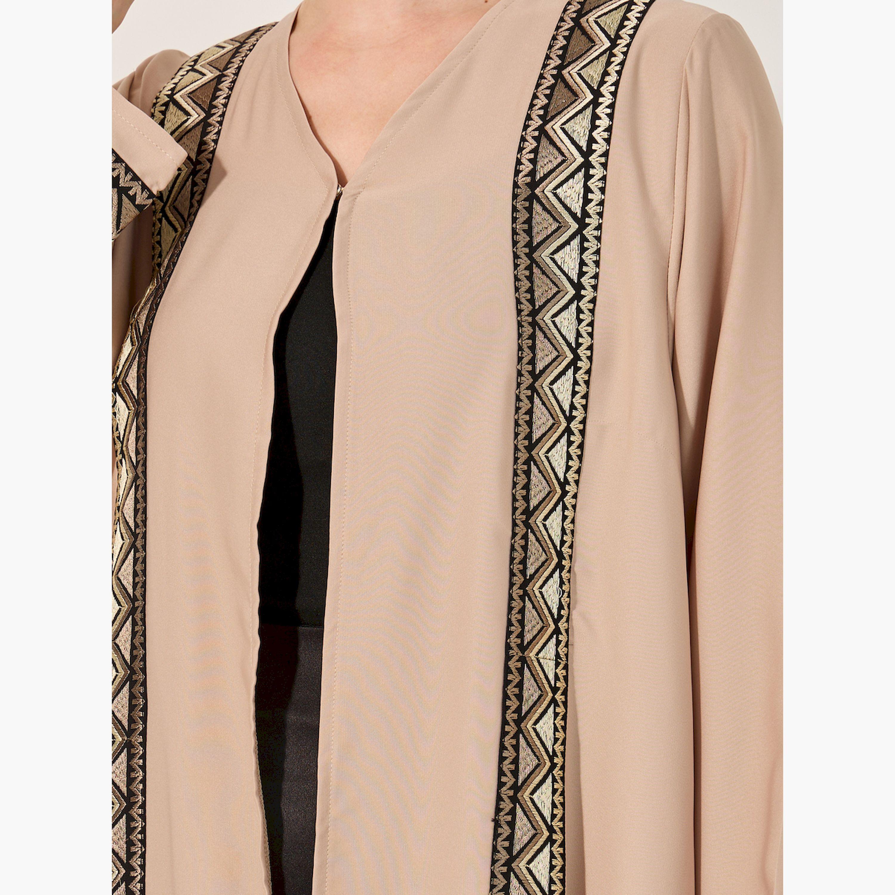 أميرة x ستايلي عباية مفتوحة بتفاصيل مُطرّزة وحافة واسعة-women-arabicclothing-abayas-image-3