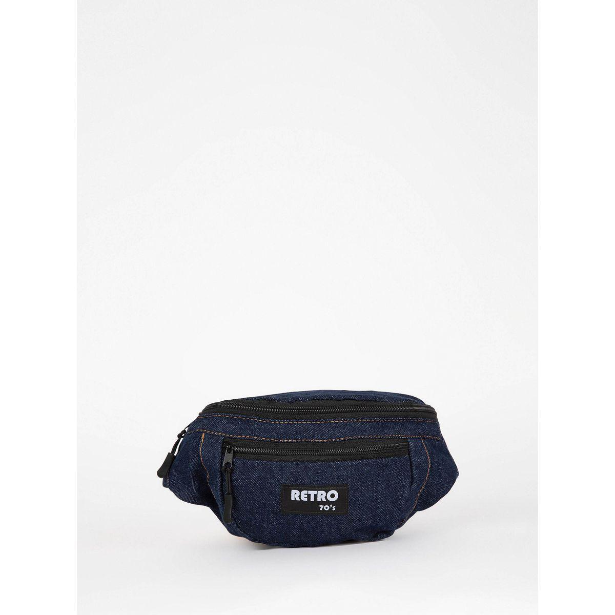 شنطة خصر مُرقعة بشارة-men-bags-image-1