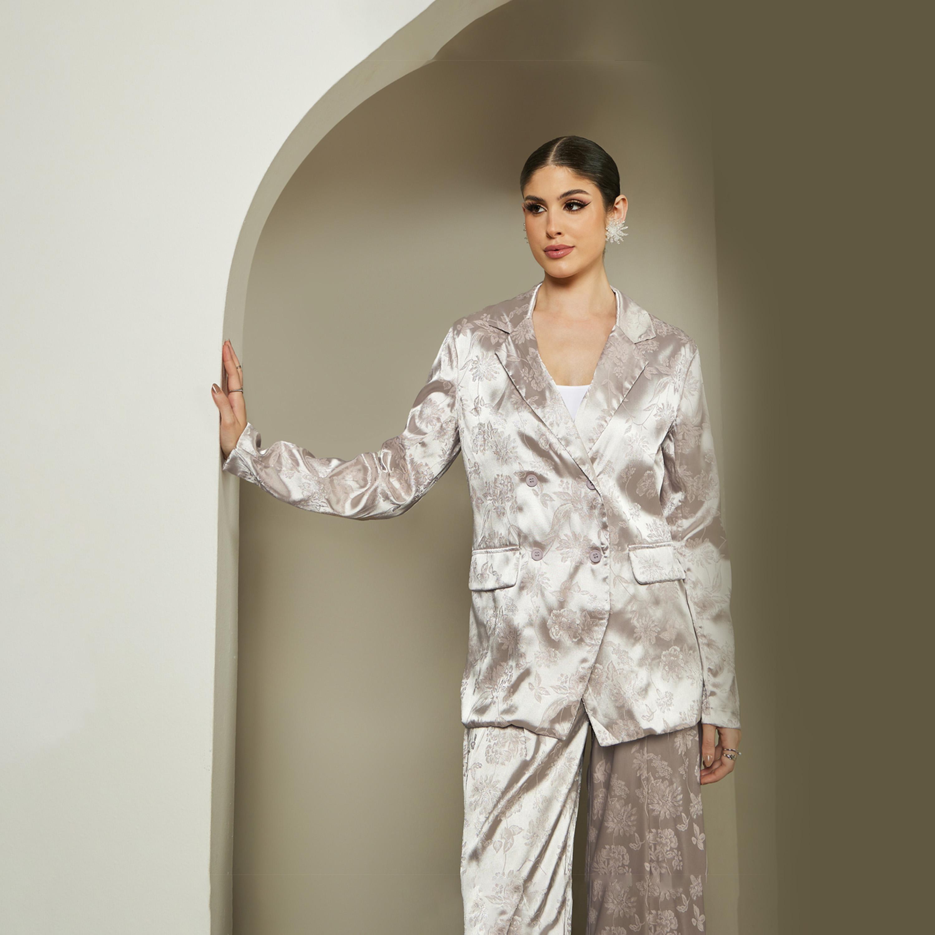 ستايلي - سترة بليزر من قماش الجاكار بقصّة عادية وازرار مزدوجة مع جيوب-women-clothing-coatsandjackets-blazers-image-4