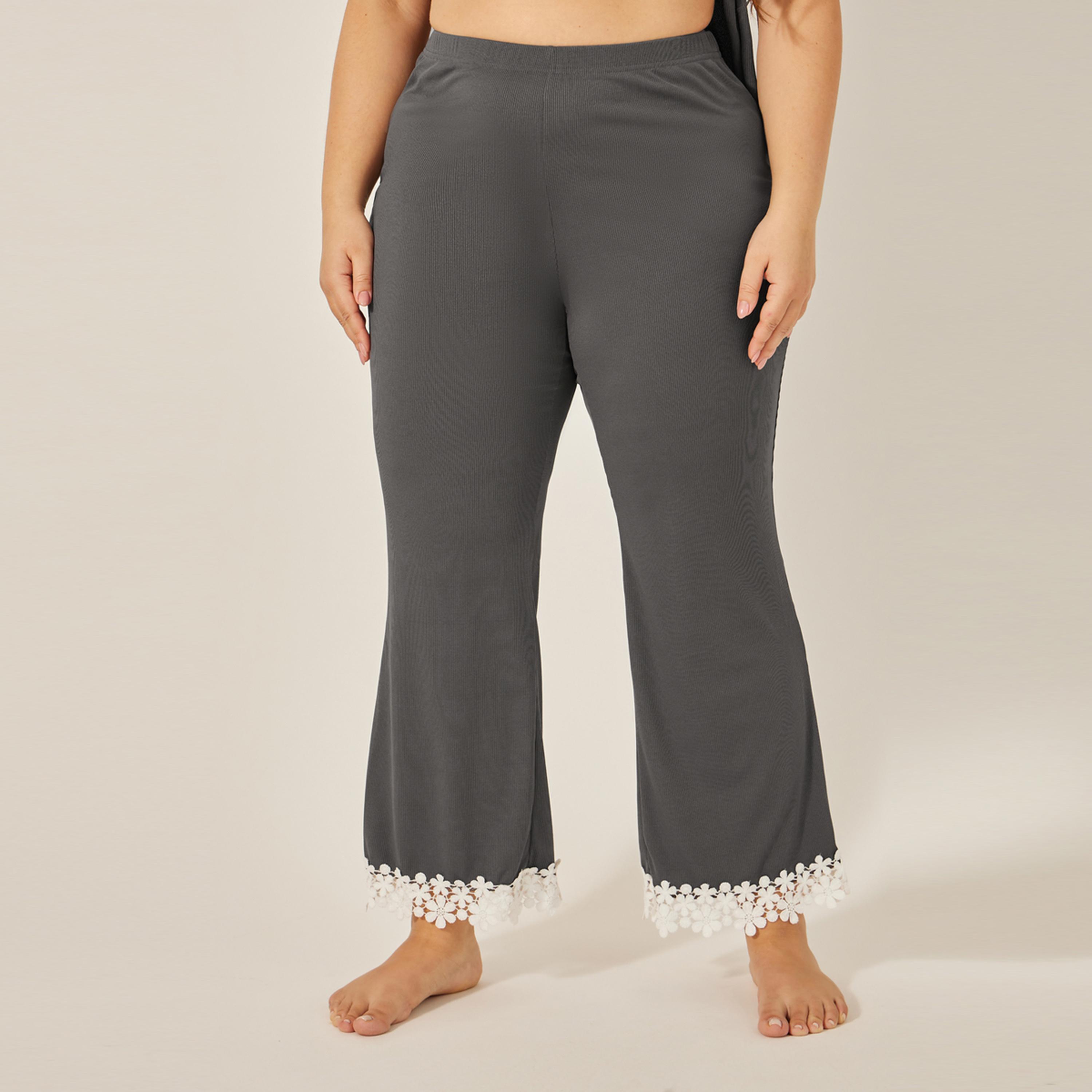 ستايلي - أنوايند طقم بيجامة متناسق مع توب ببلوم وتفاصيل من الدانتيل-women-clothing-nightwear-pyjamas-longsets-image-5