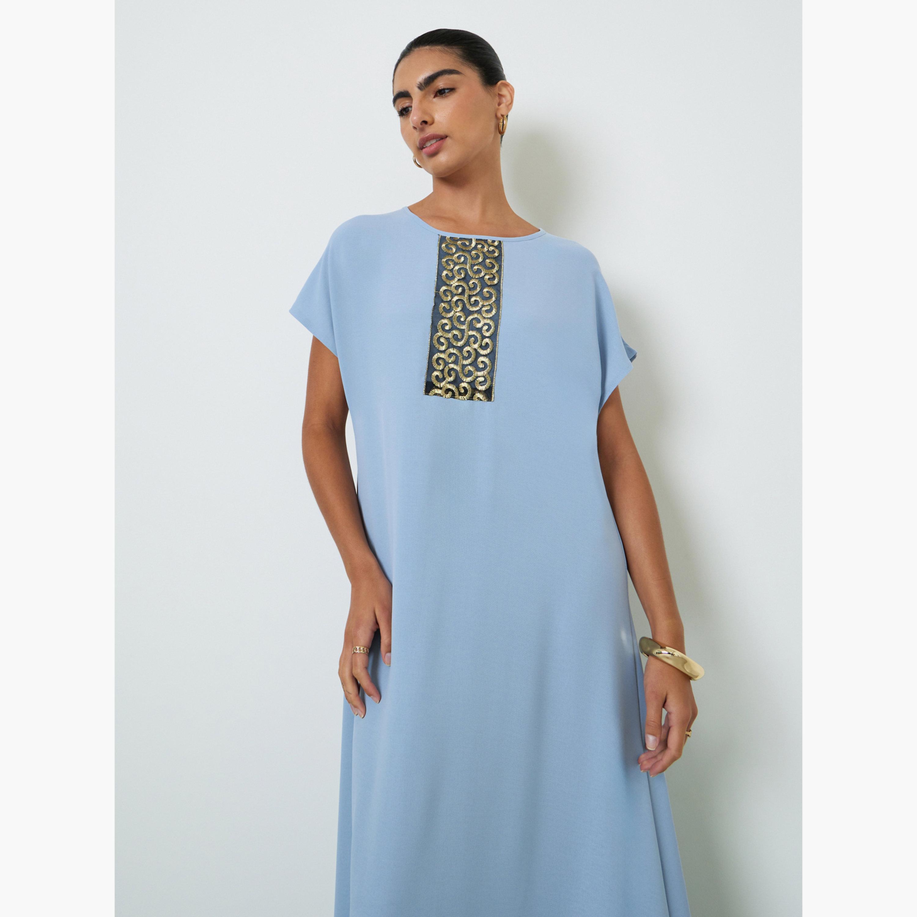 جلابية بياقة دائرية وتفاصيل مطرزة-women-arabicclothing-jalabiyas-image-2